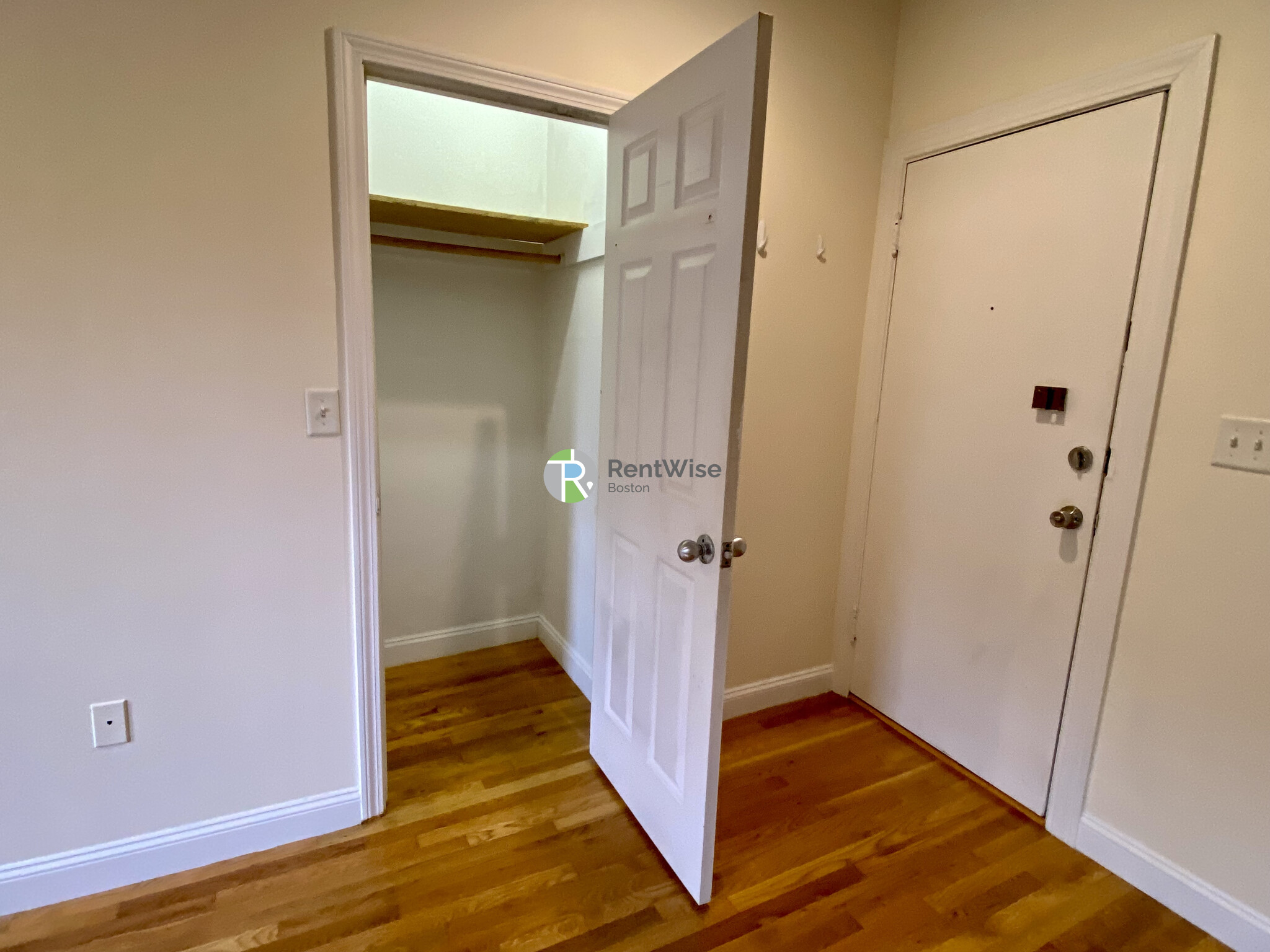 60 Queensberry St, Fenway