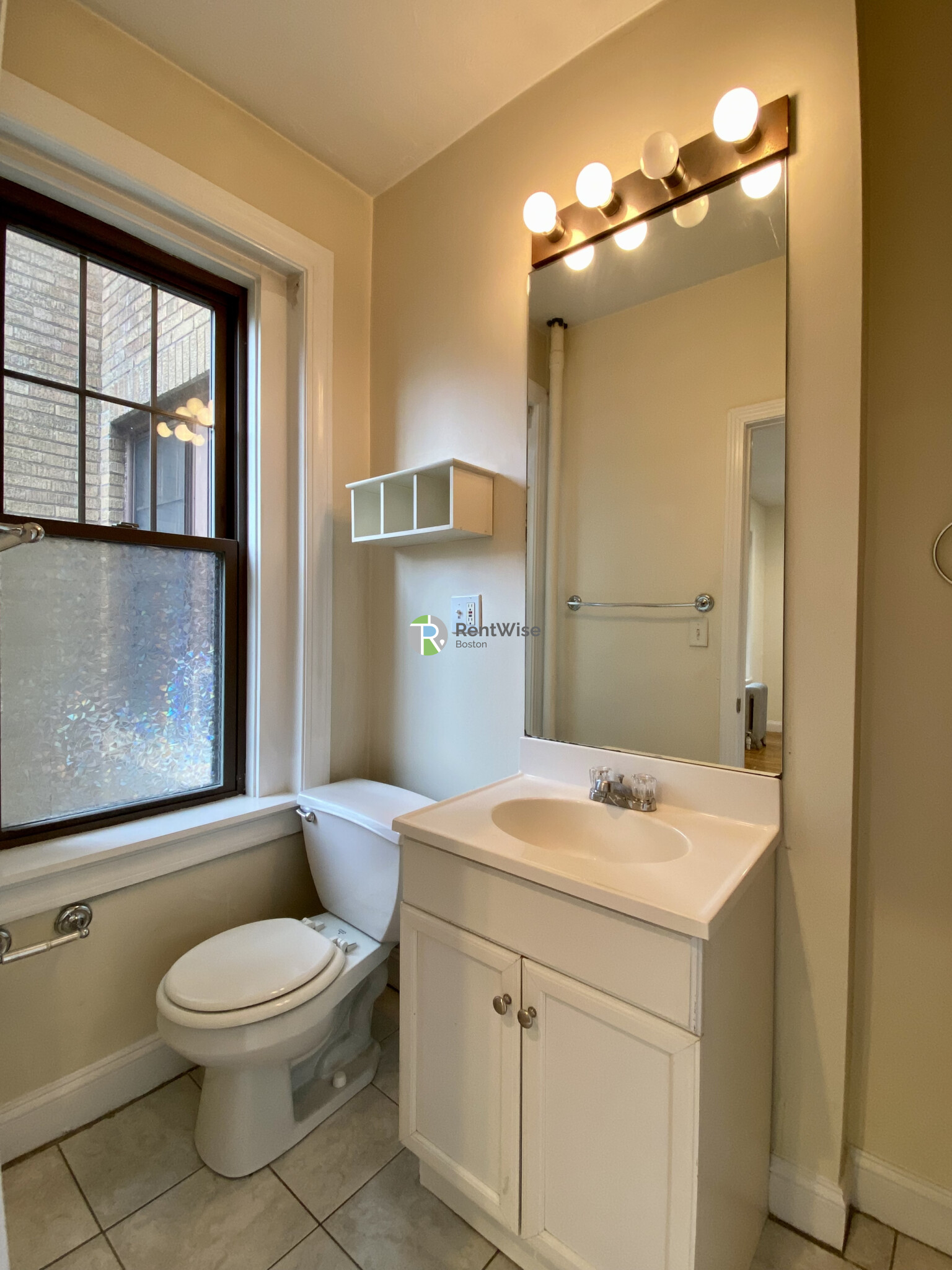 60 Queensberry St, Fenway