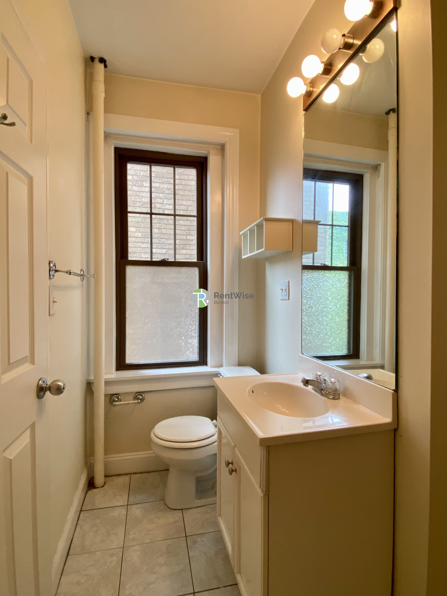 60 Queensberry St, Fenway