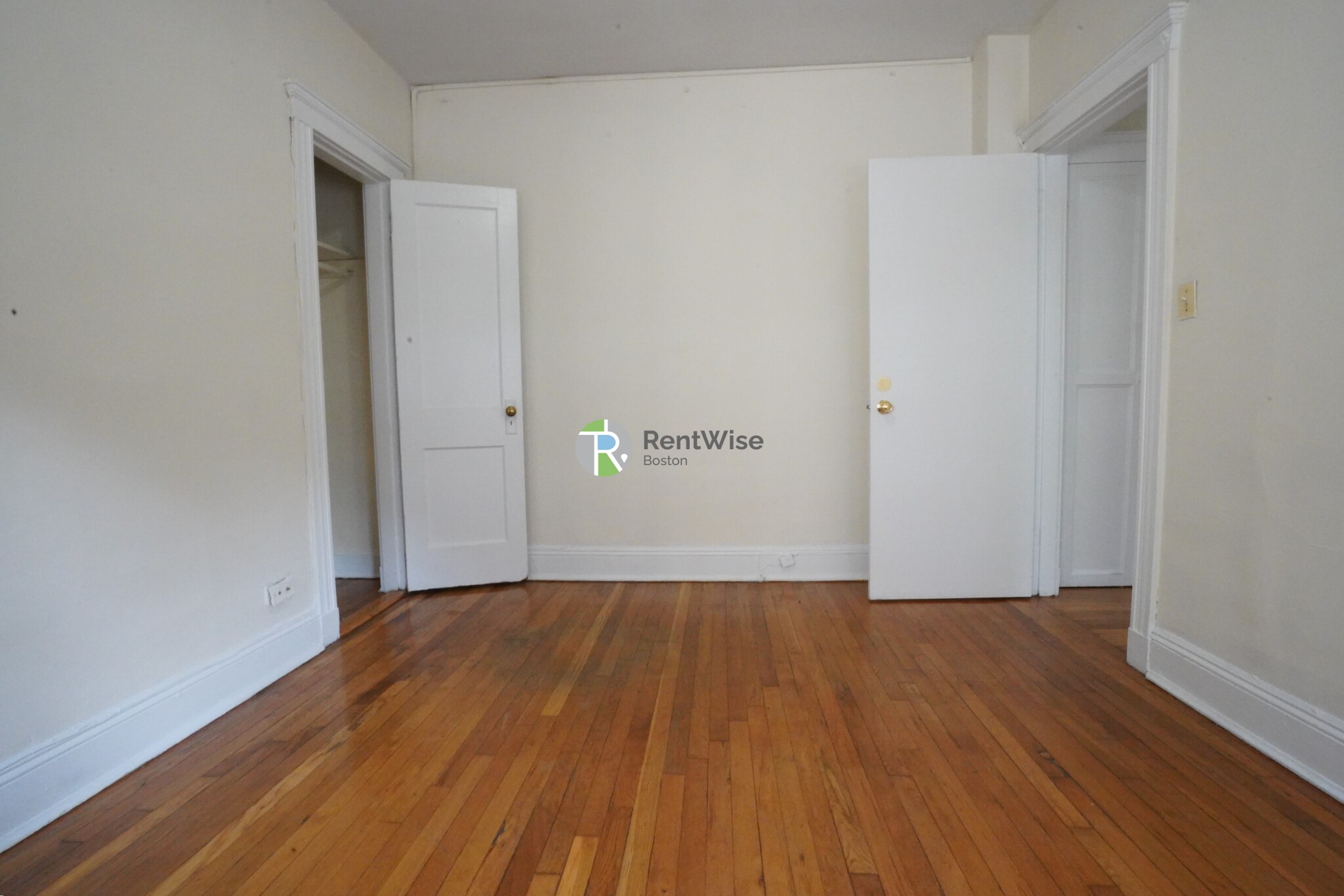 135 Washington St, Brighton