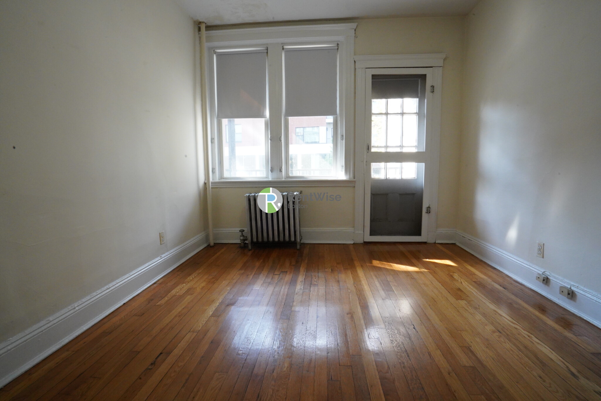 135 Washington St, Brighton