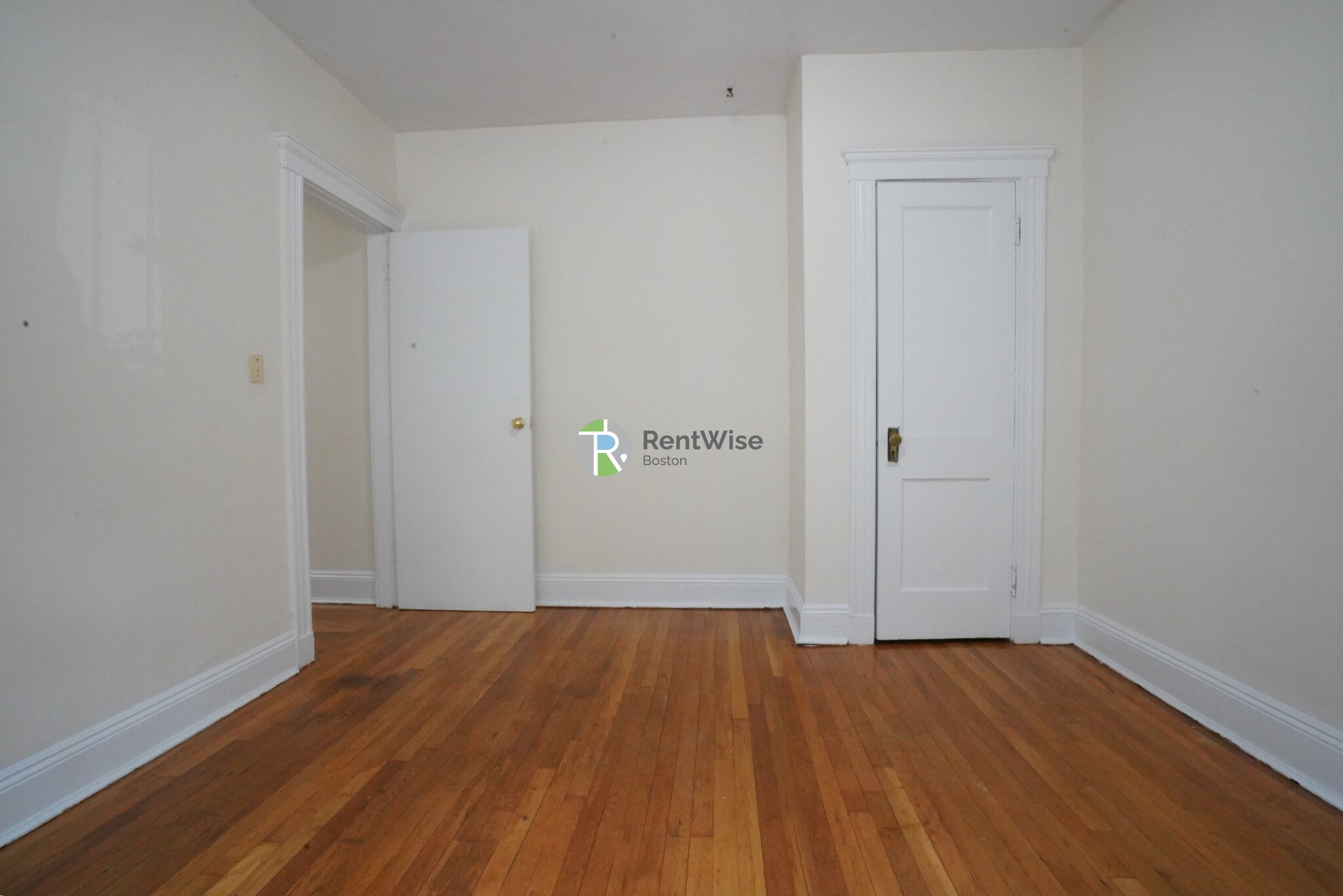 135 Washington St, Brighton