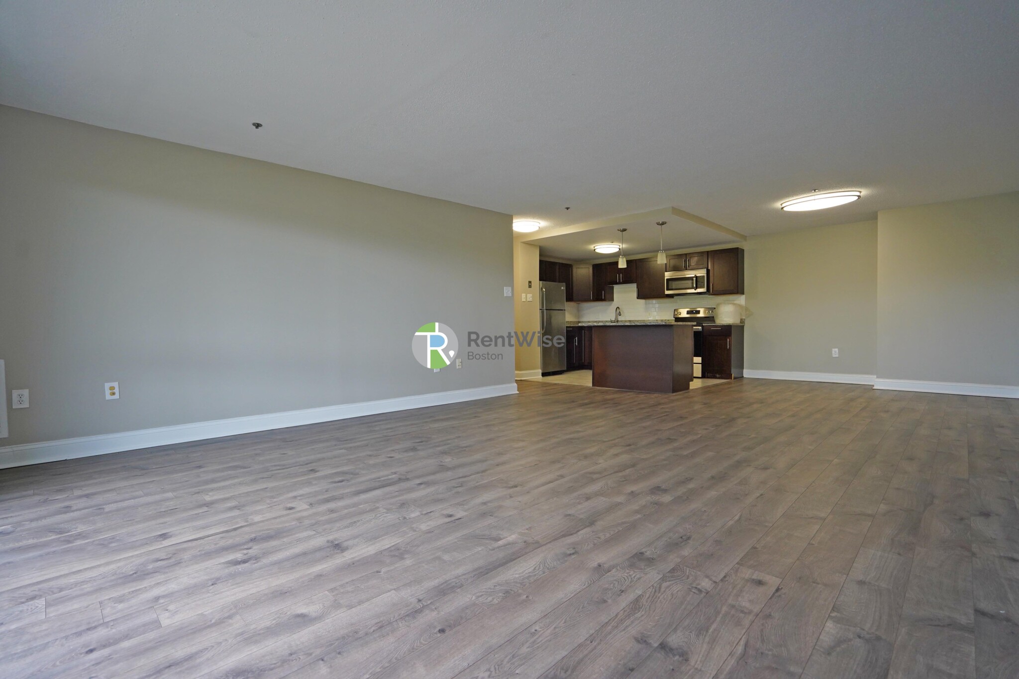 1111 Beacon St, Longwood