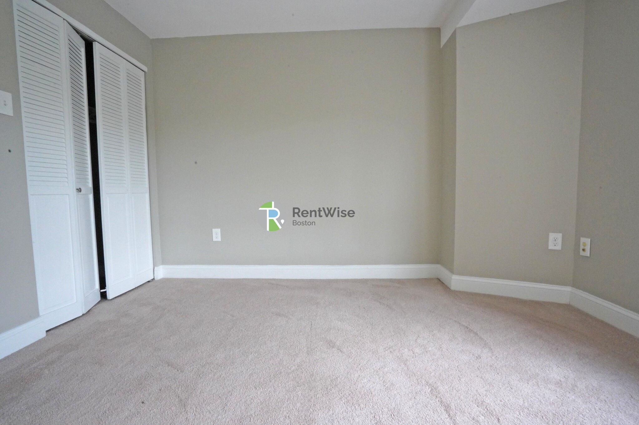 1111 Beacon St, Longwood