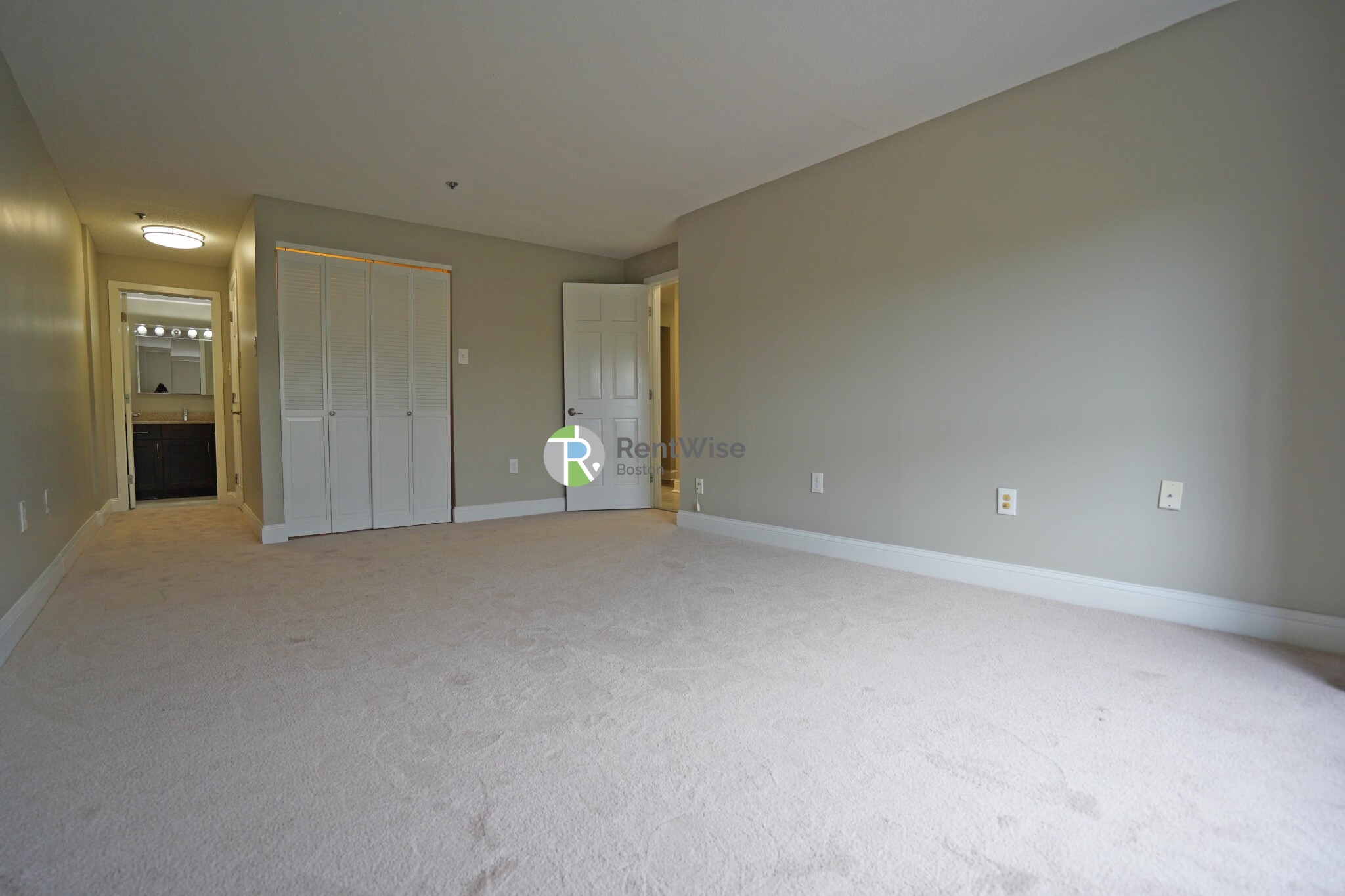 1111 Beacon St, Longwood