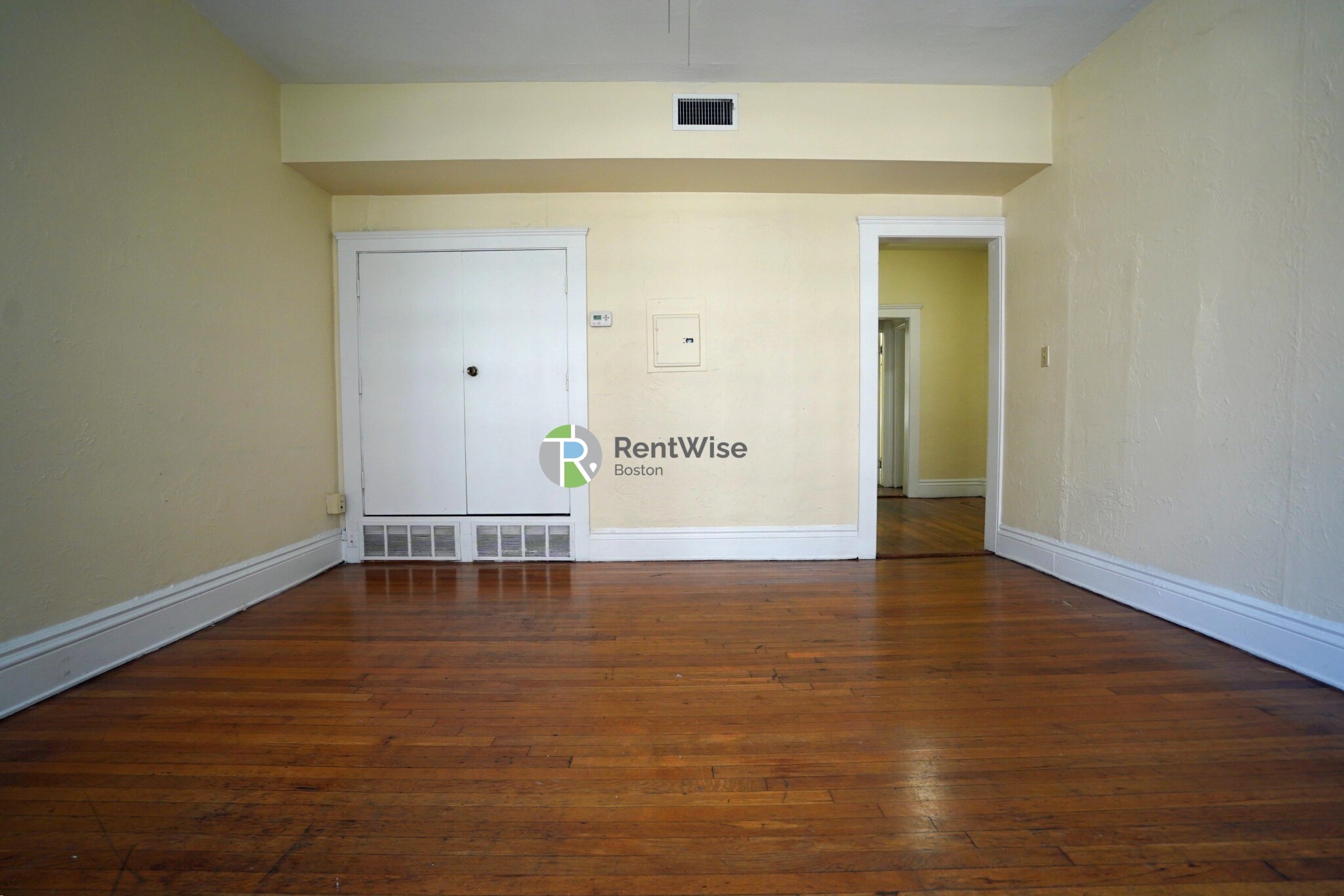 10 Lorraine Ter, Allston