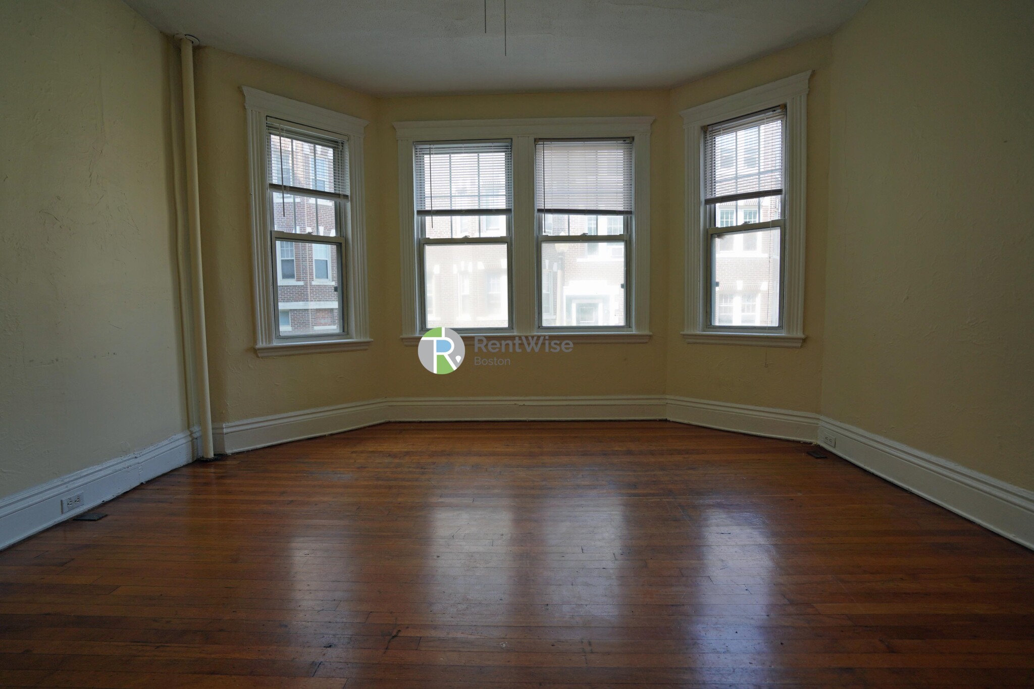 10 Lorraine Ter, Allston