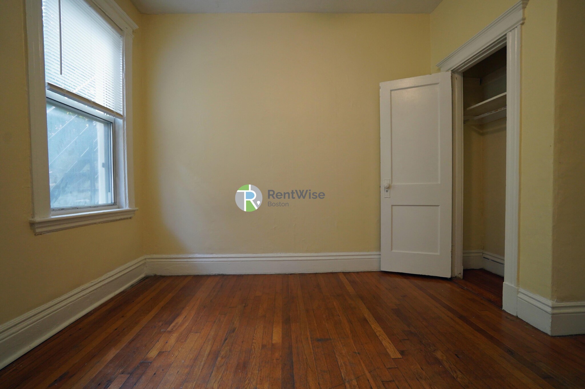 10 Lorraine Ter, Allston