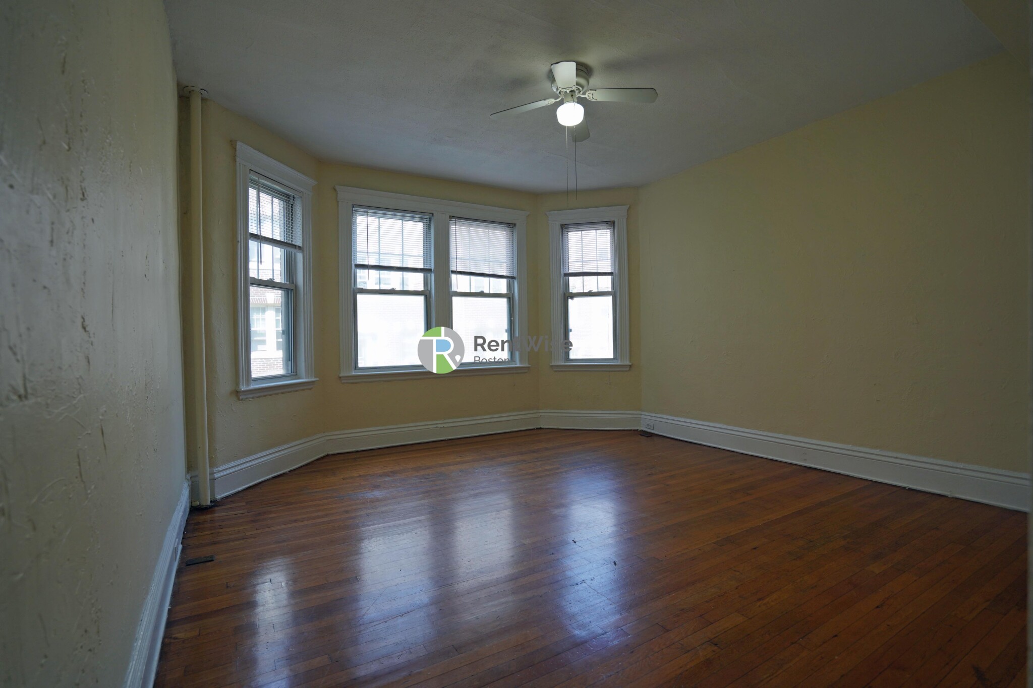 10 Lorraine Ter, Allston