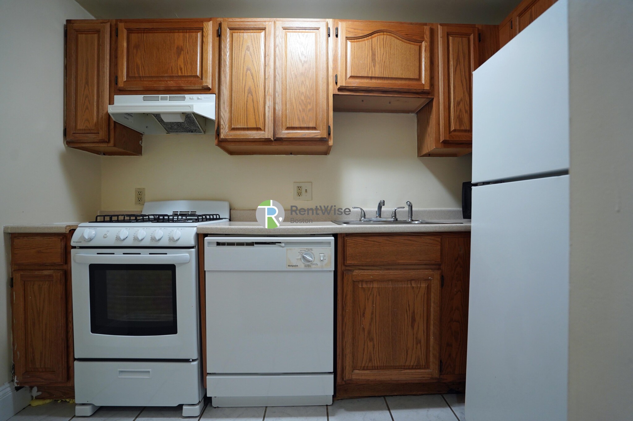 10 Lorraine Ter, Allston