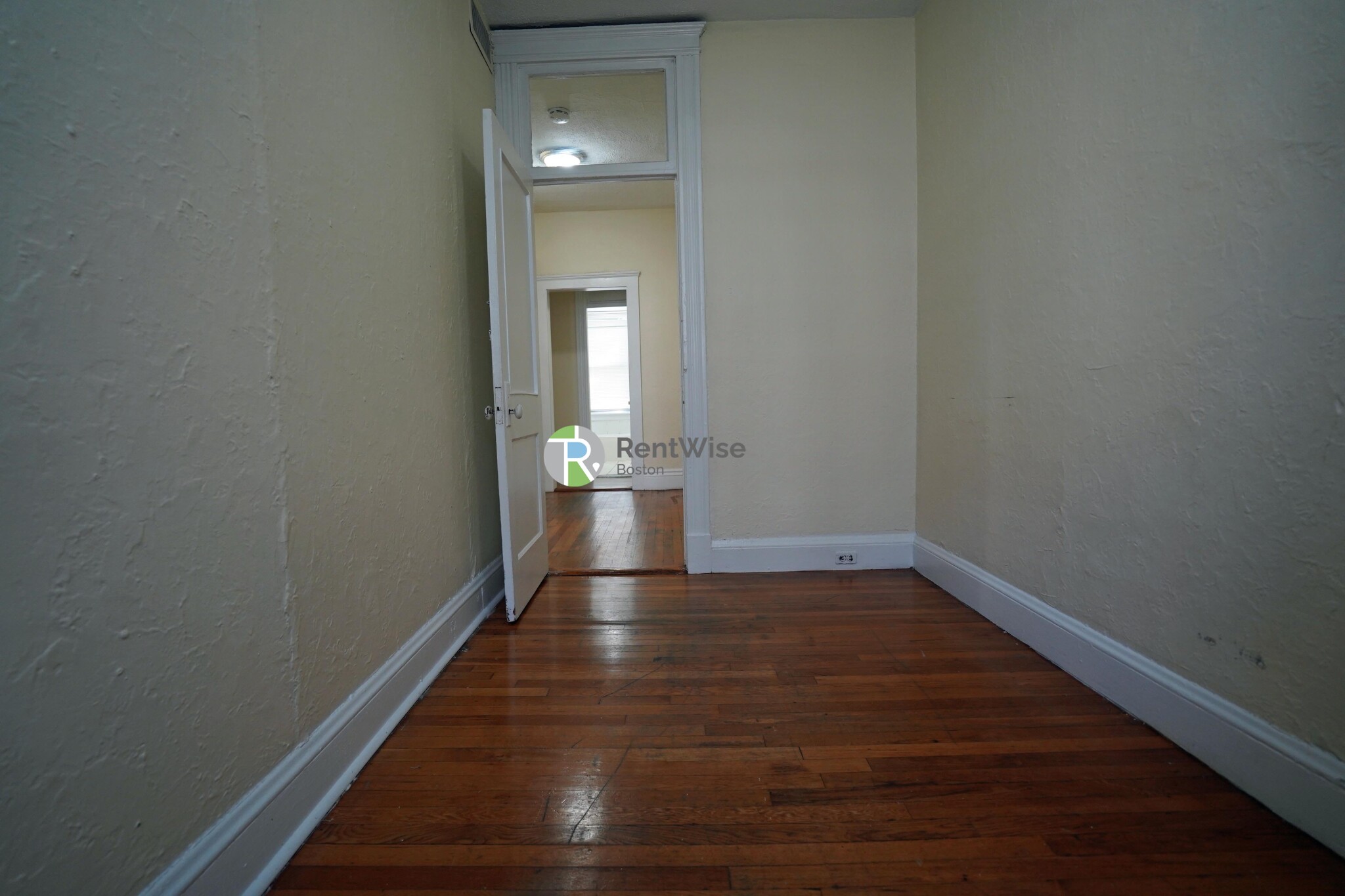 10 Lorraine Ter, Allston