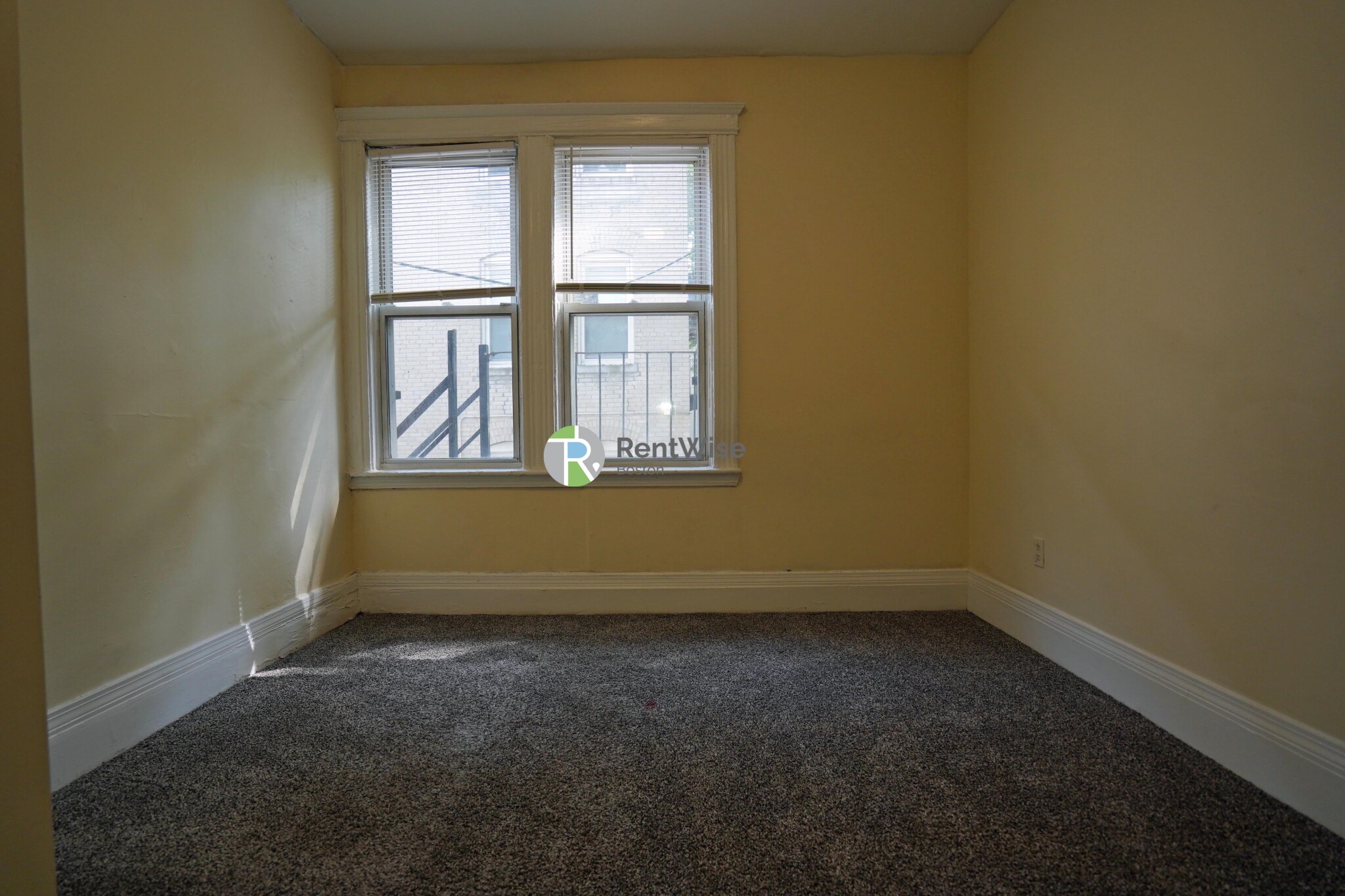 10 Lorraine Ter, Allston