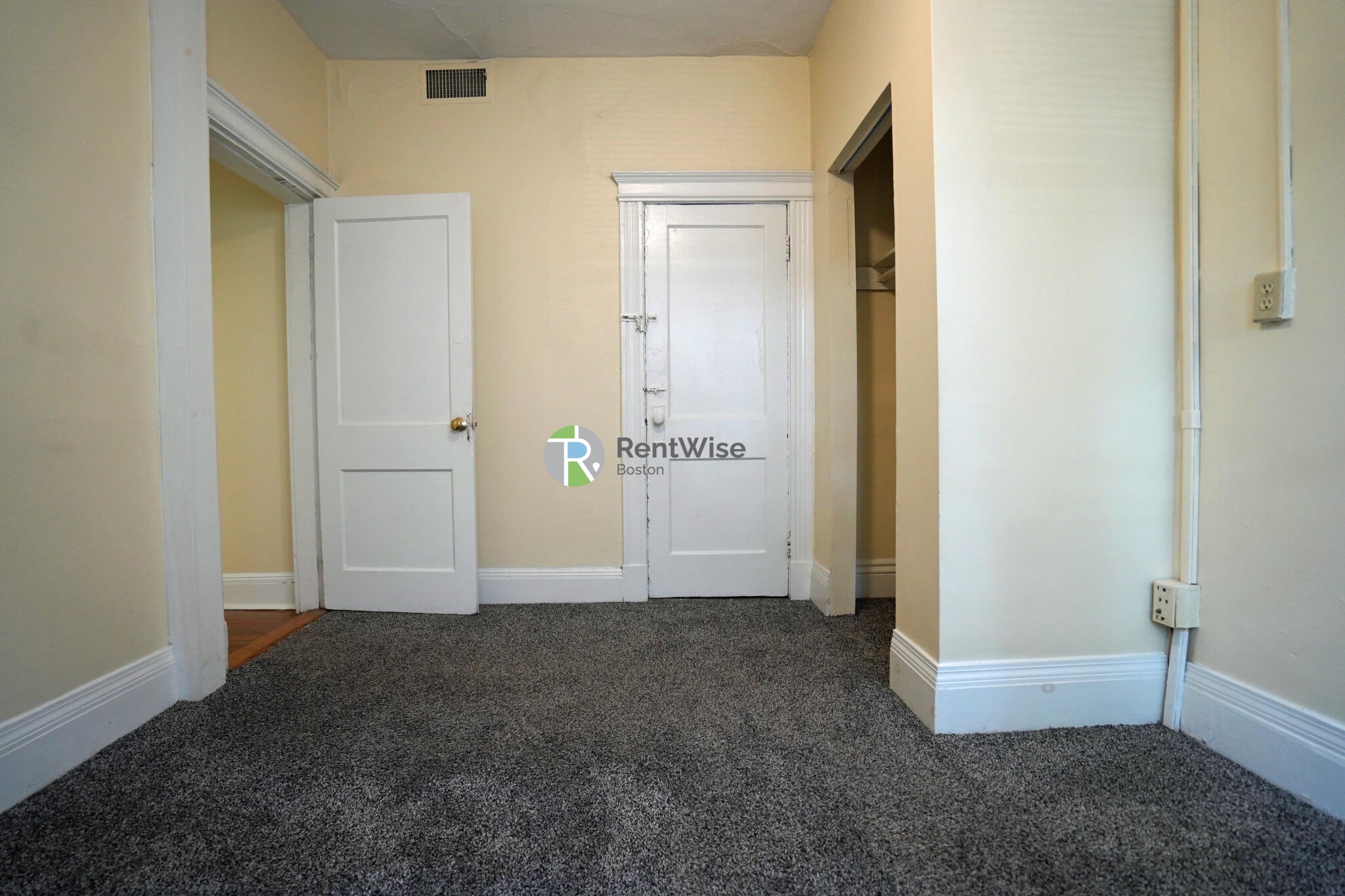 10 Lorraine Ter, Allston