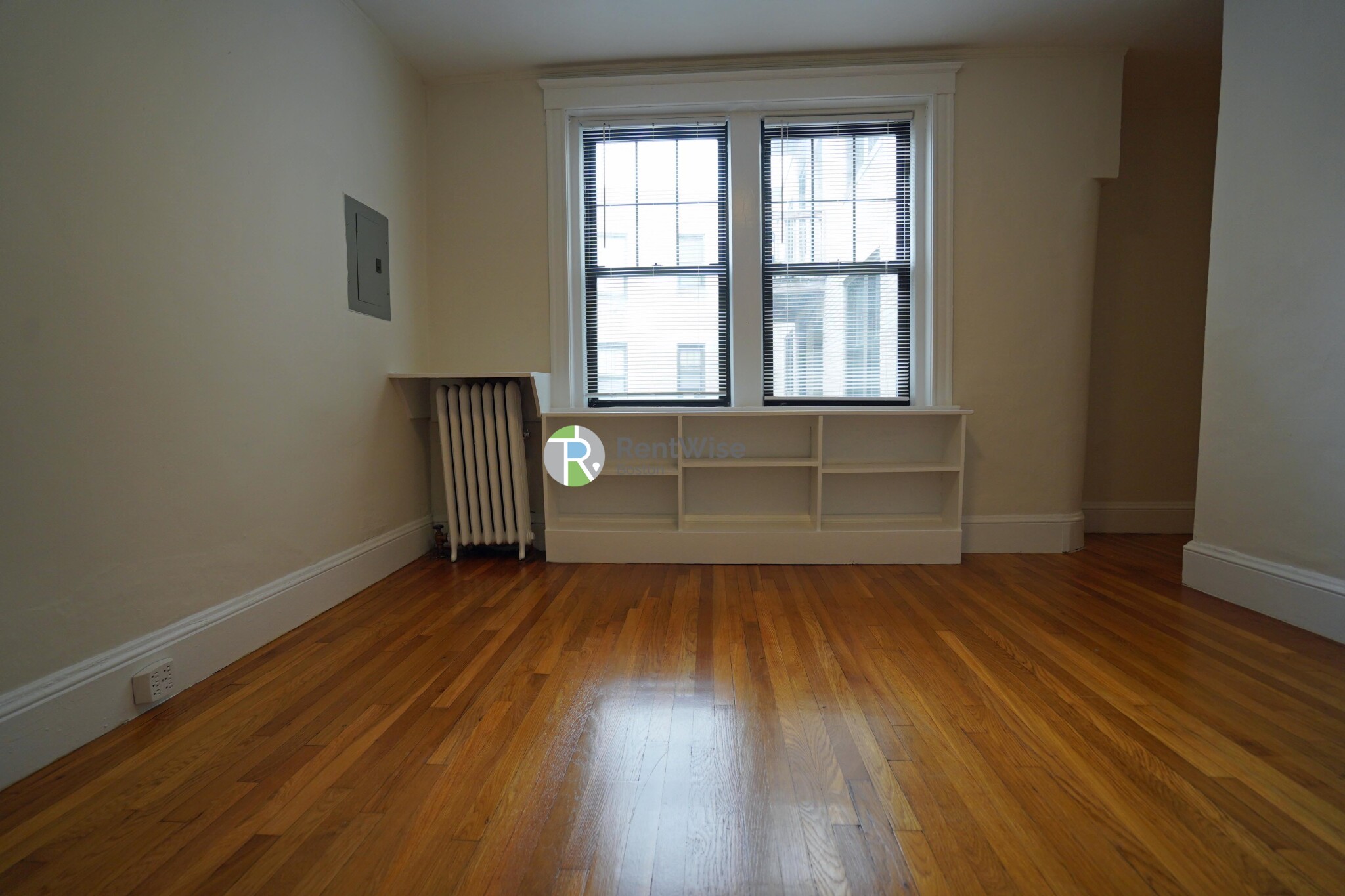 39 Clinton St, Mid-Cambridge