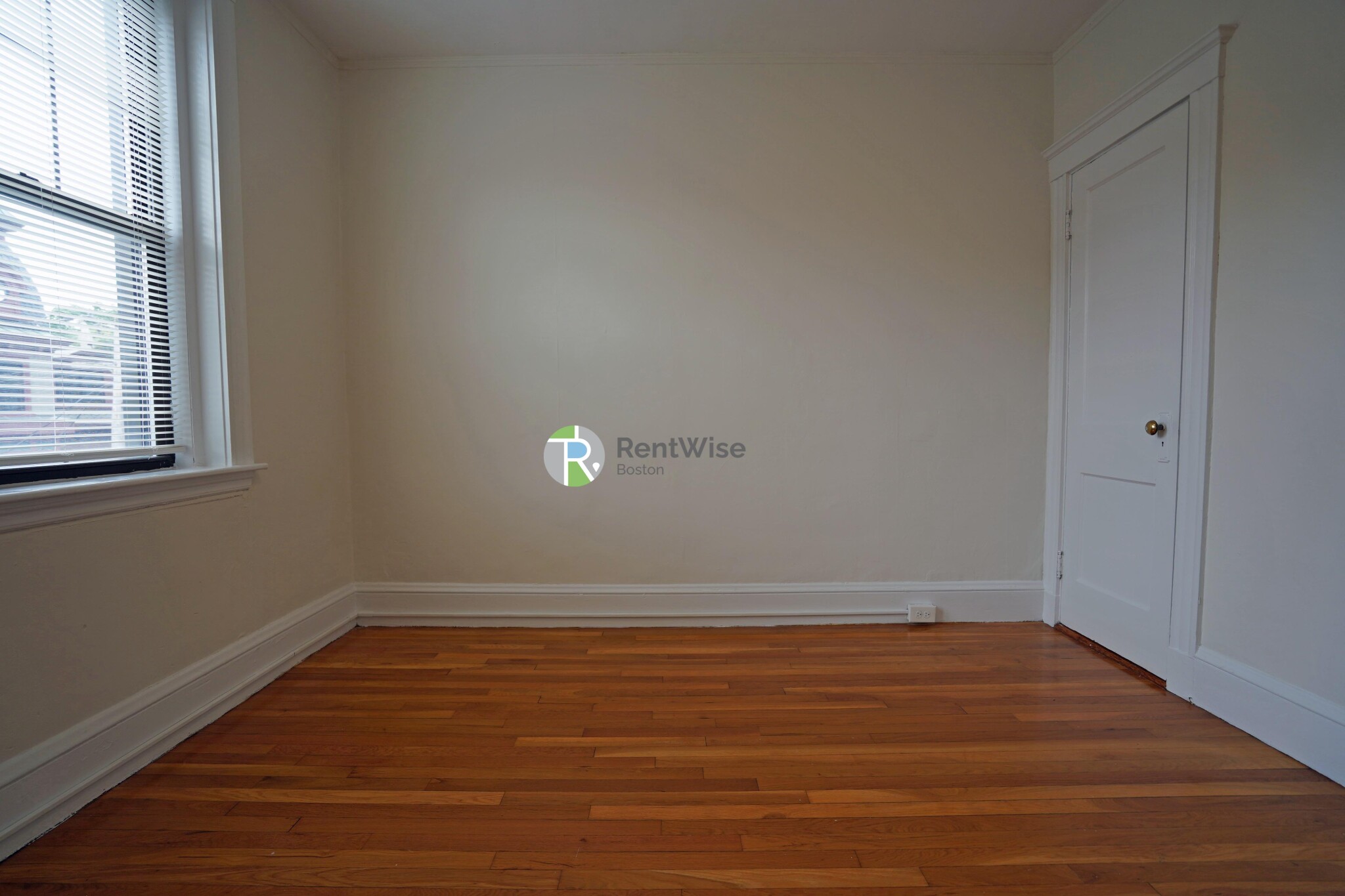 39 Clinton St, Mid-Cambridge