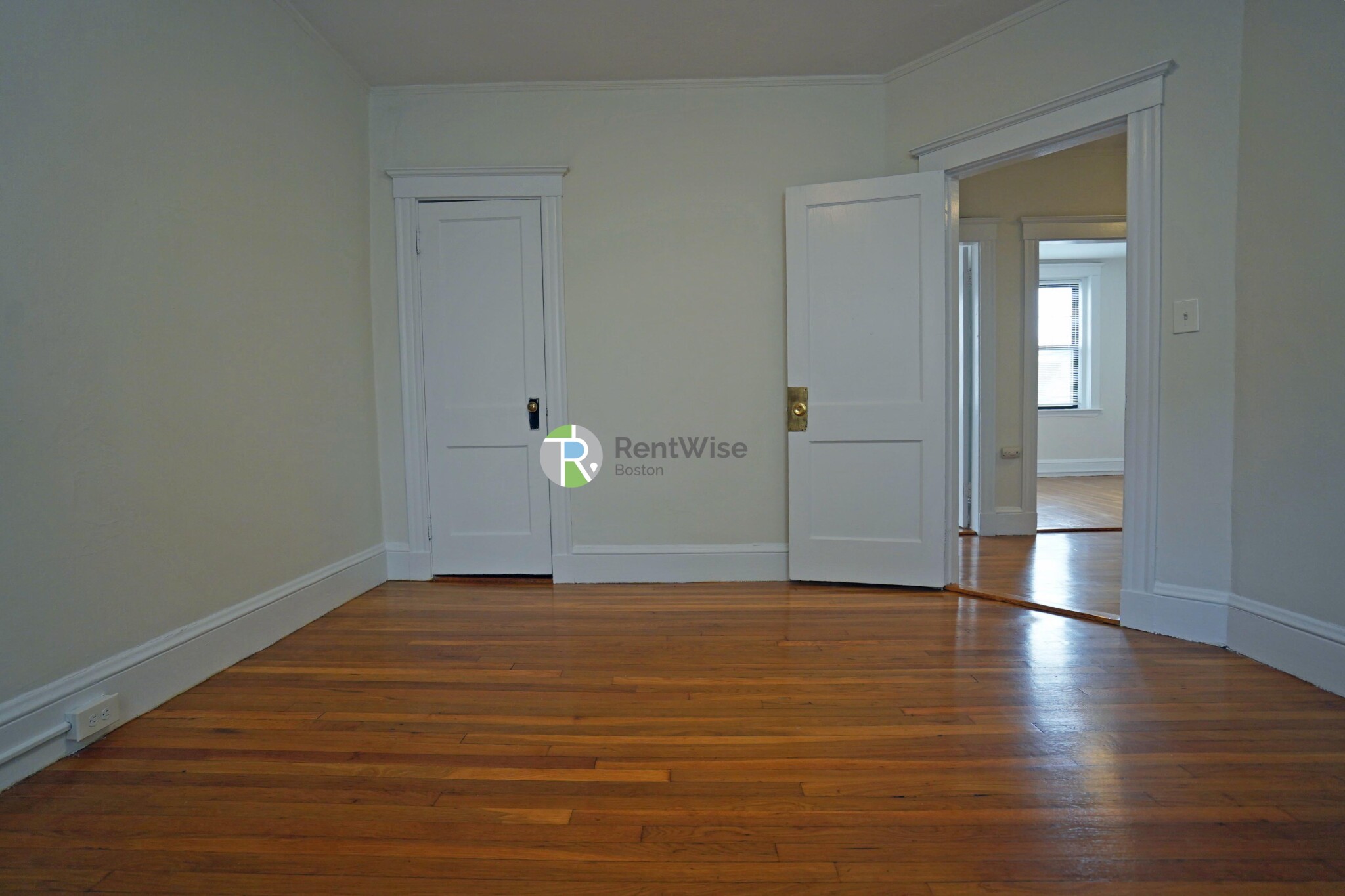 39 Clinton St, Mid-Cambridge