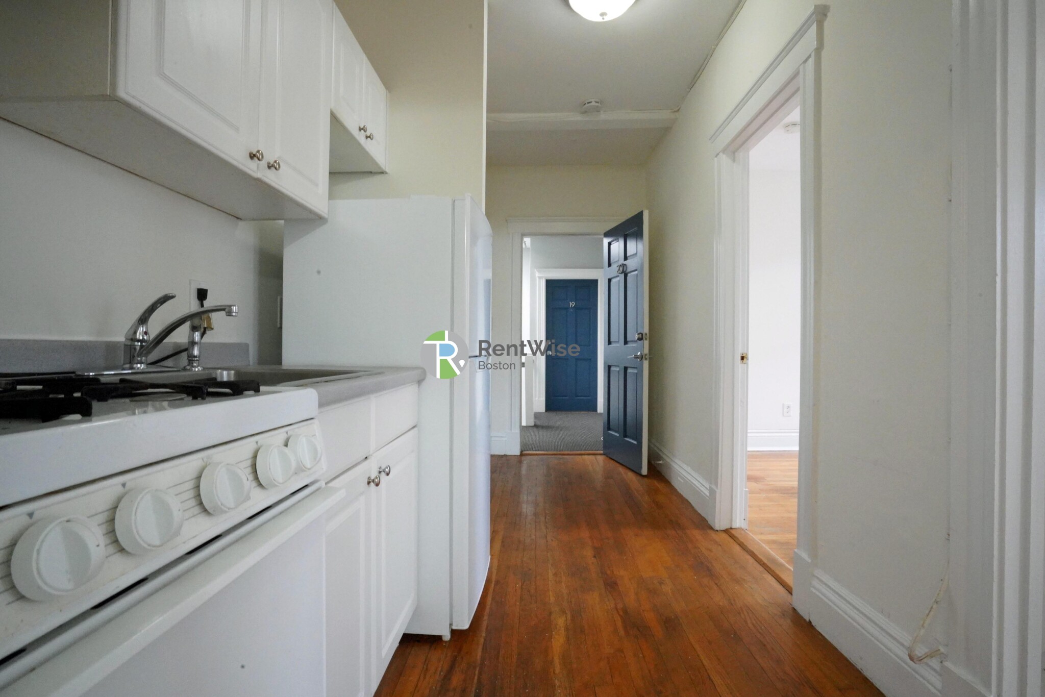 6 Camelot Ct. — Brighton