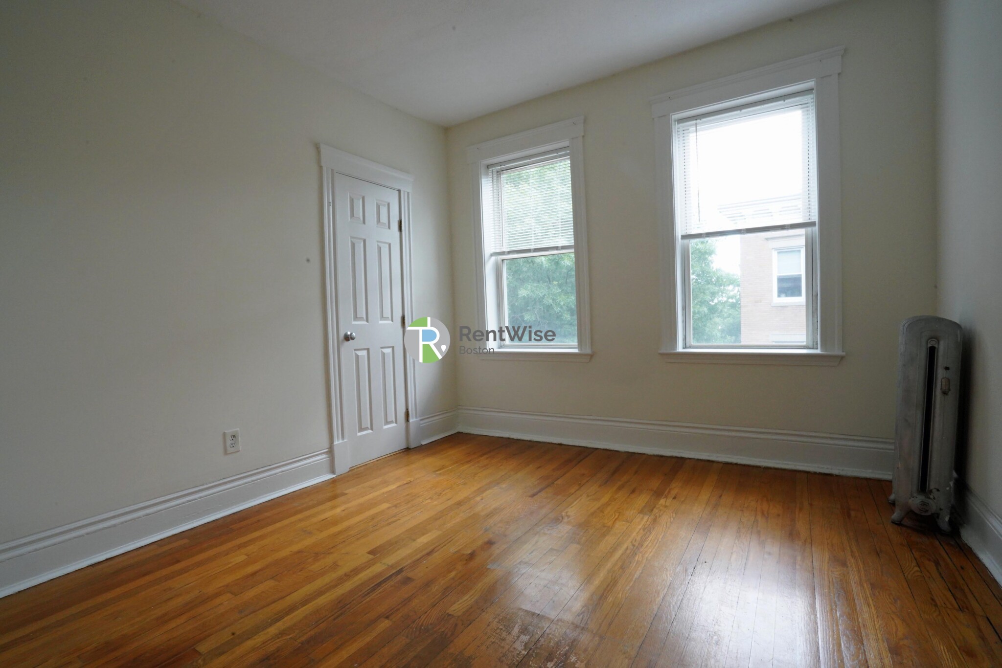 6 Camelot Ct. — Brighton