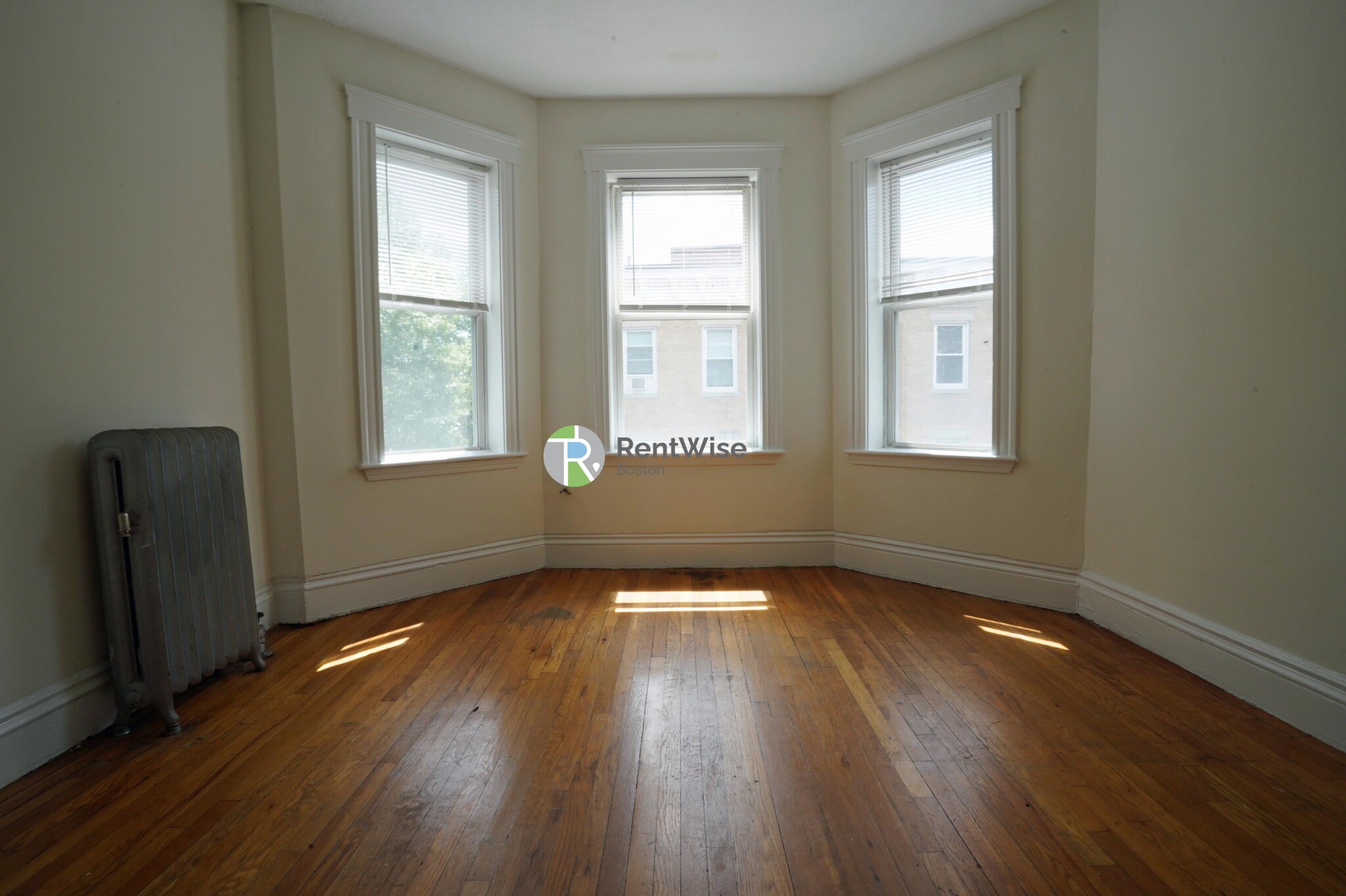 6 Camelot Ct. — Brighton