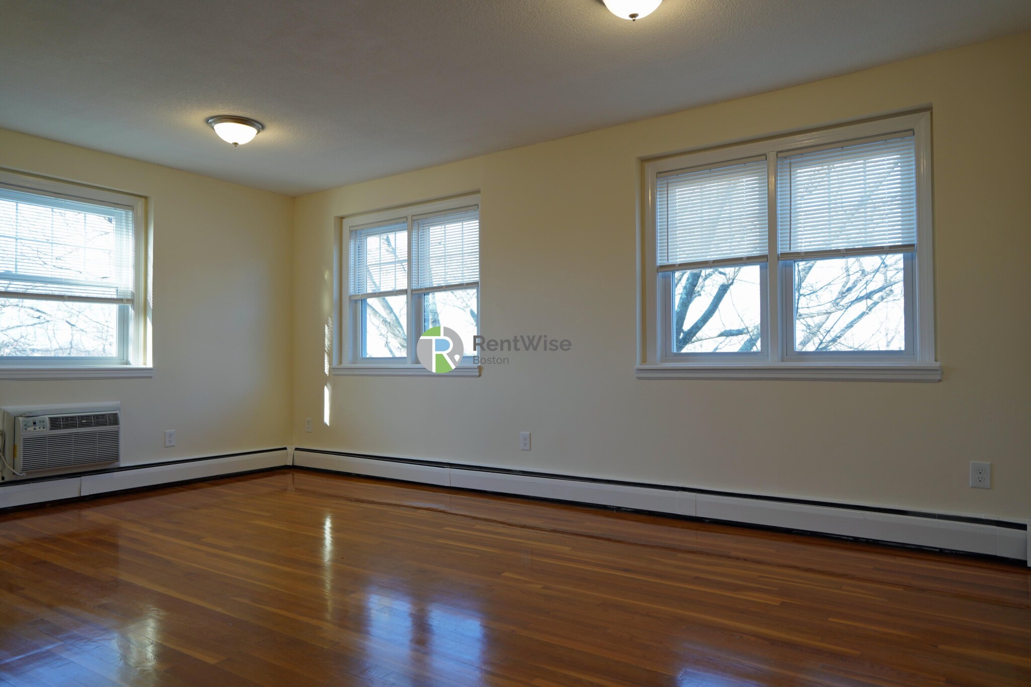 2018 Commonwealth Ave, Brighton