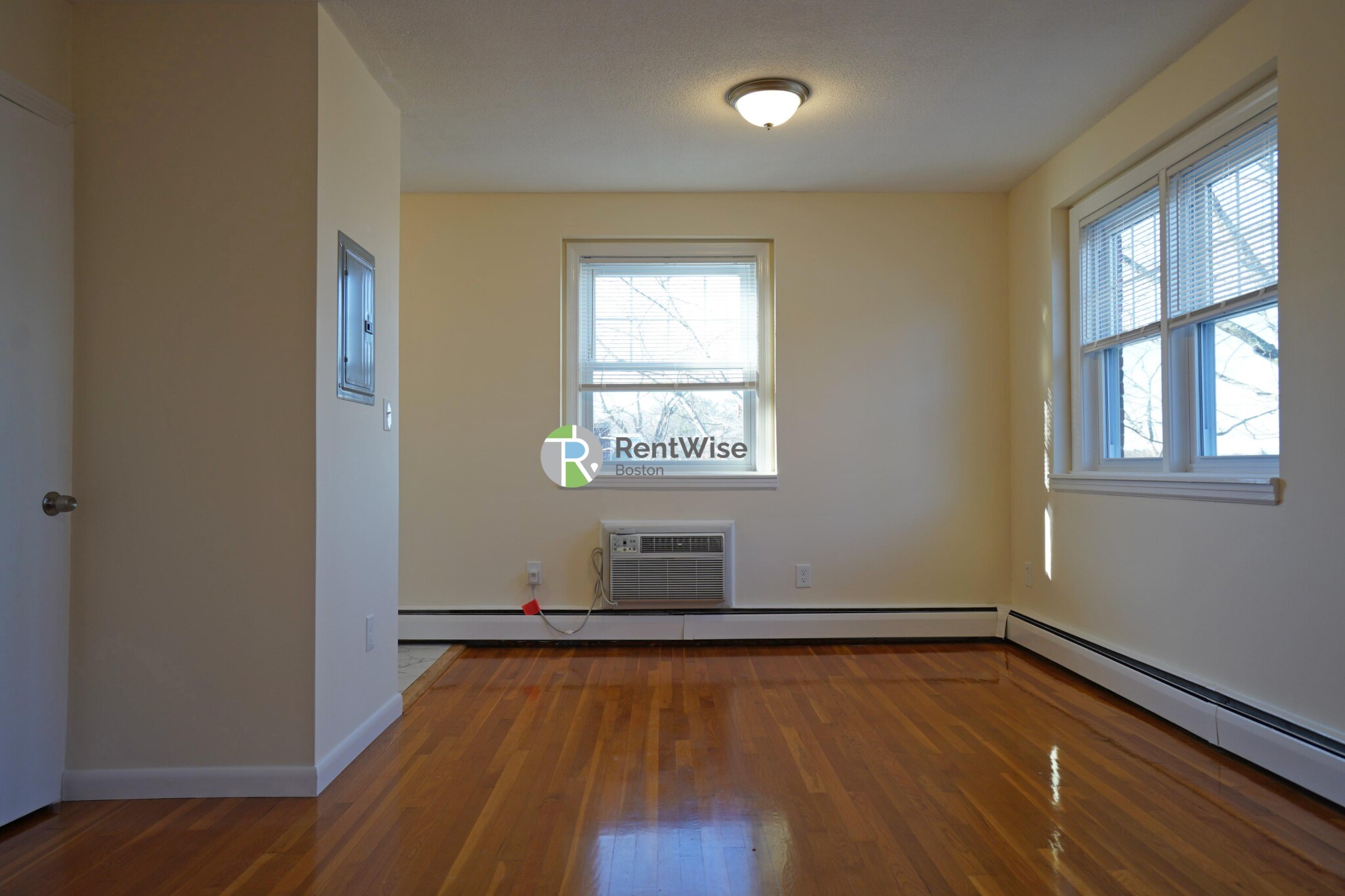 2018 Commonwealth Ave, Brighton