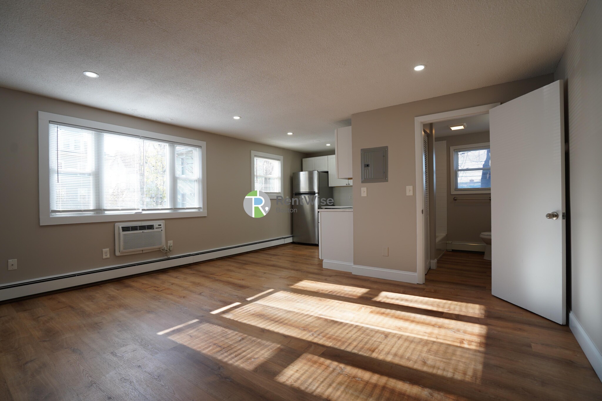 121 Ash St, South Side