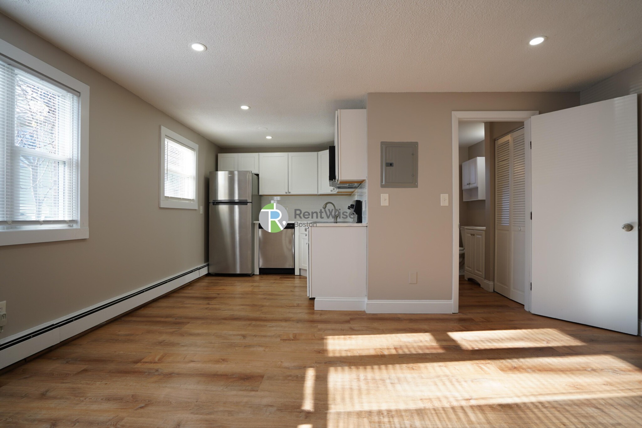 121 Ash St, South Side