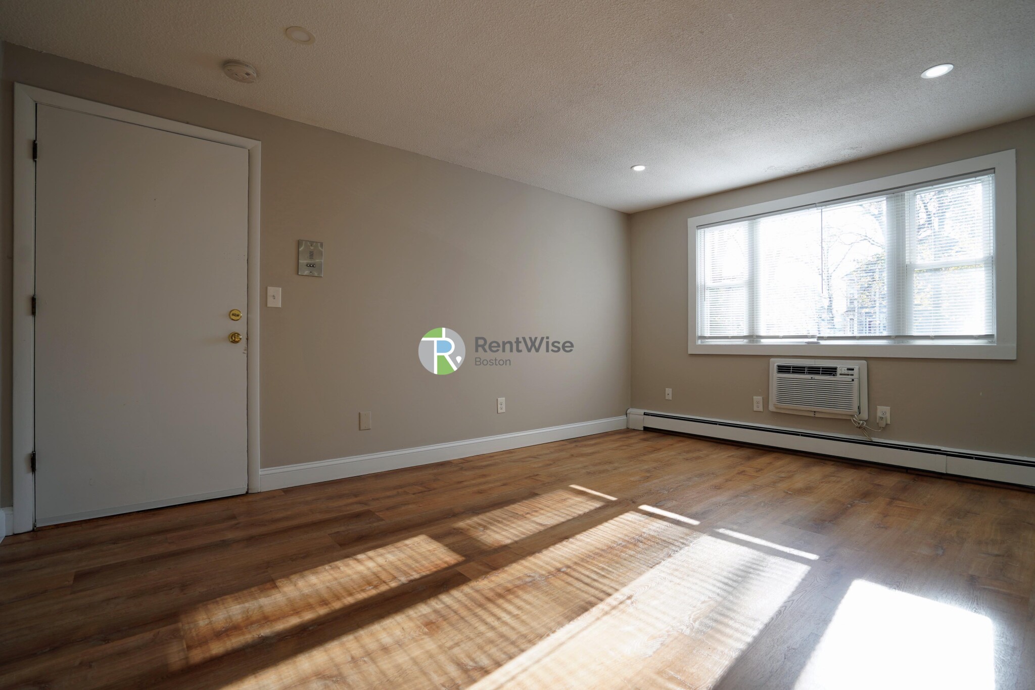 121 Ash St, South Side