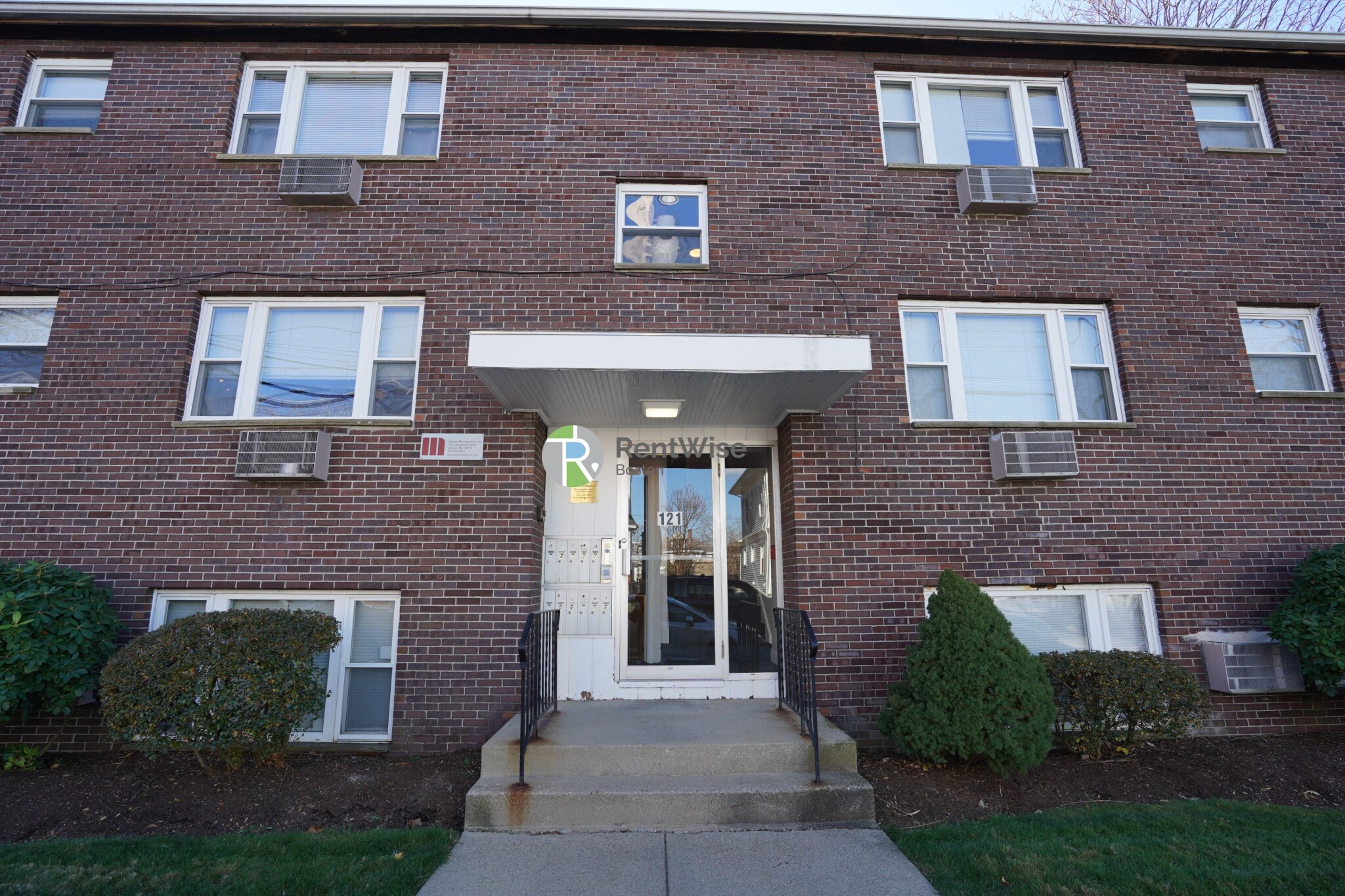 121 Ash St, South Side