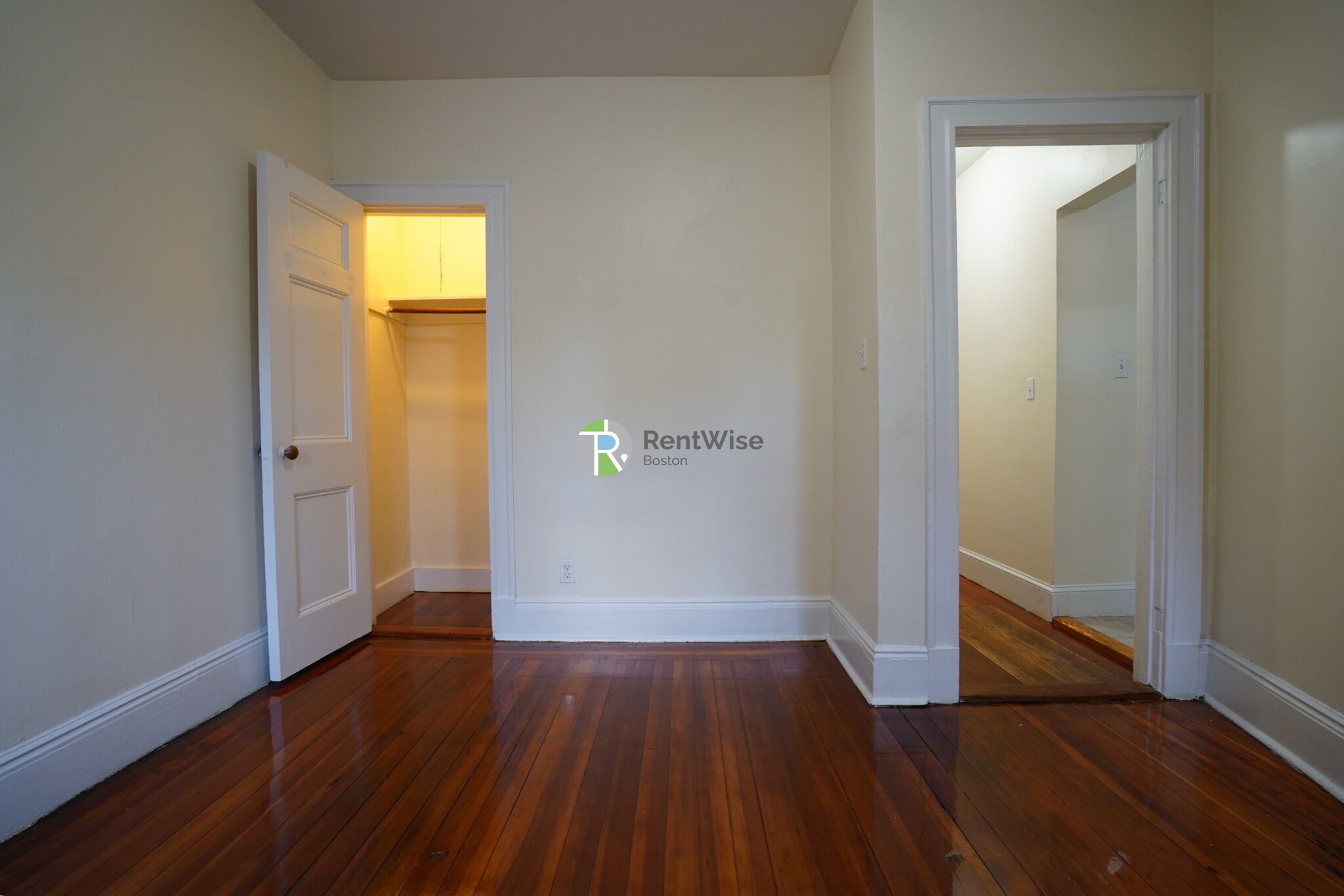 389 Harvard St, North Brookline