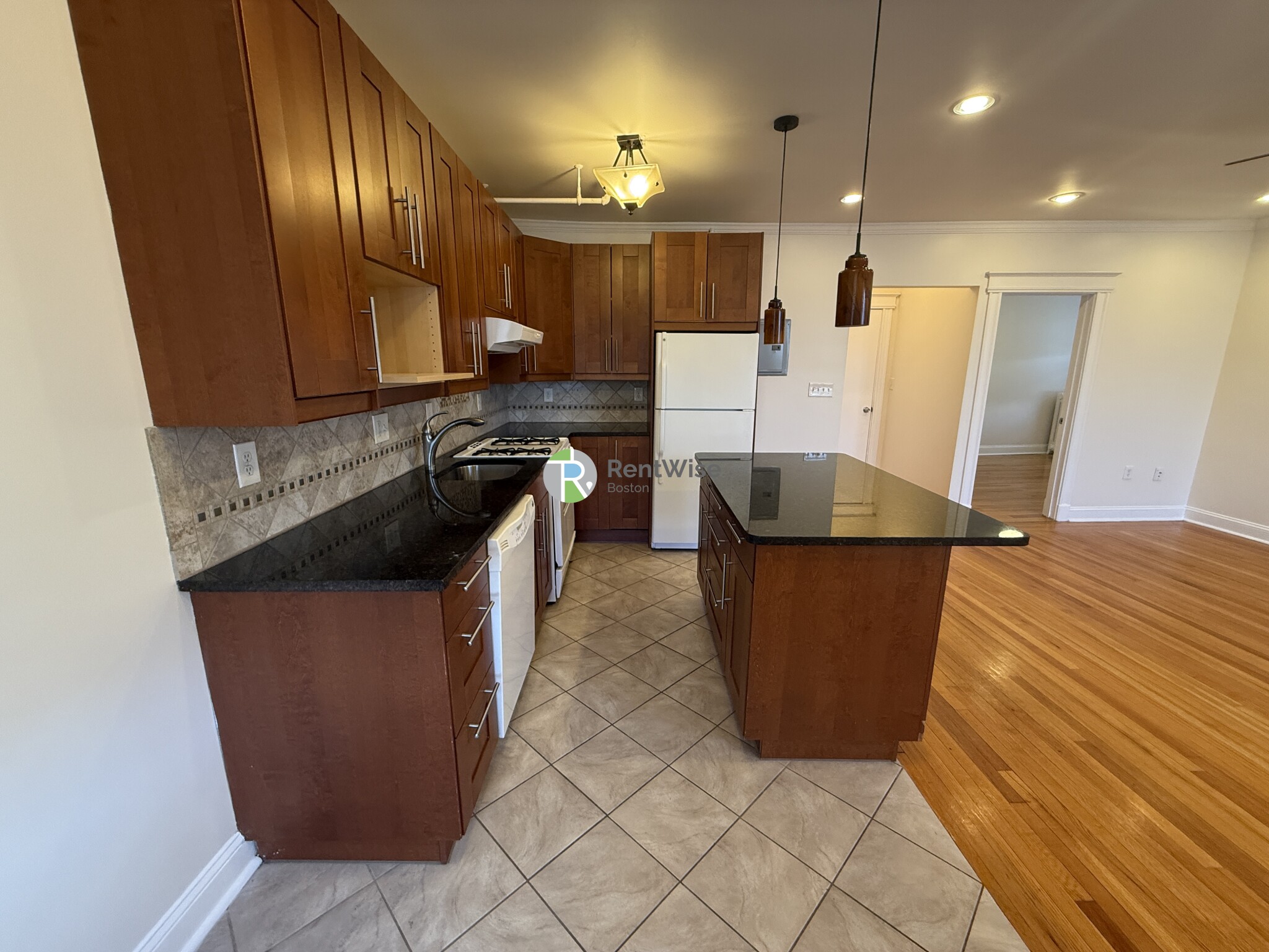 96 Washington St, Brighton