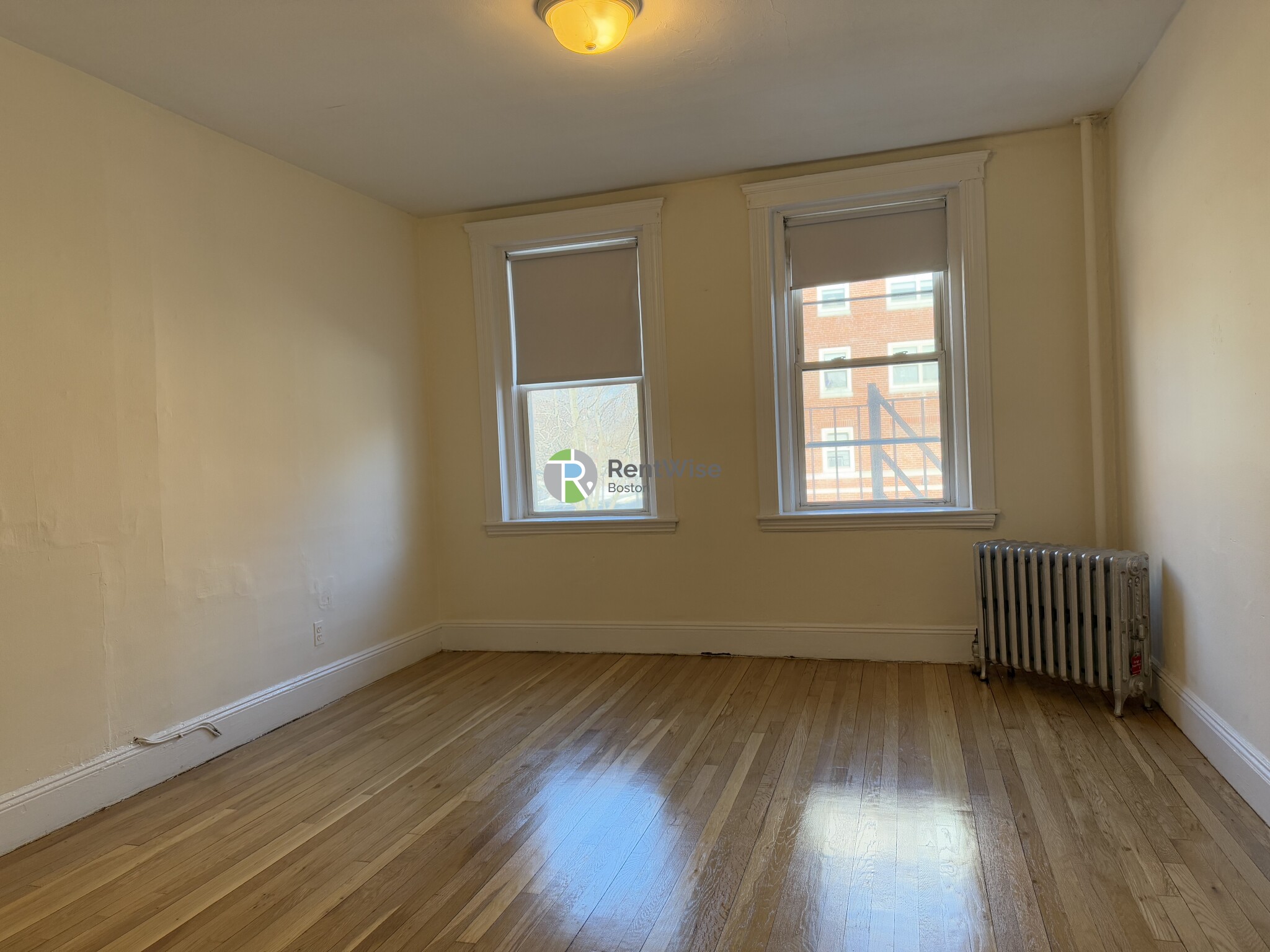 135 Washington St, Brighton