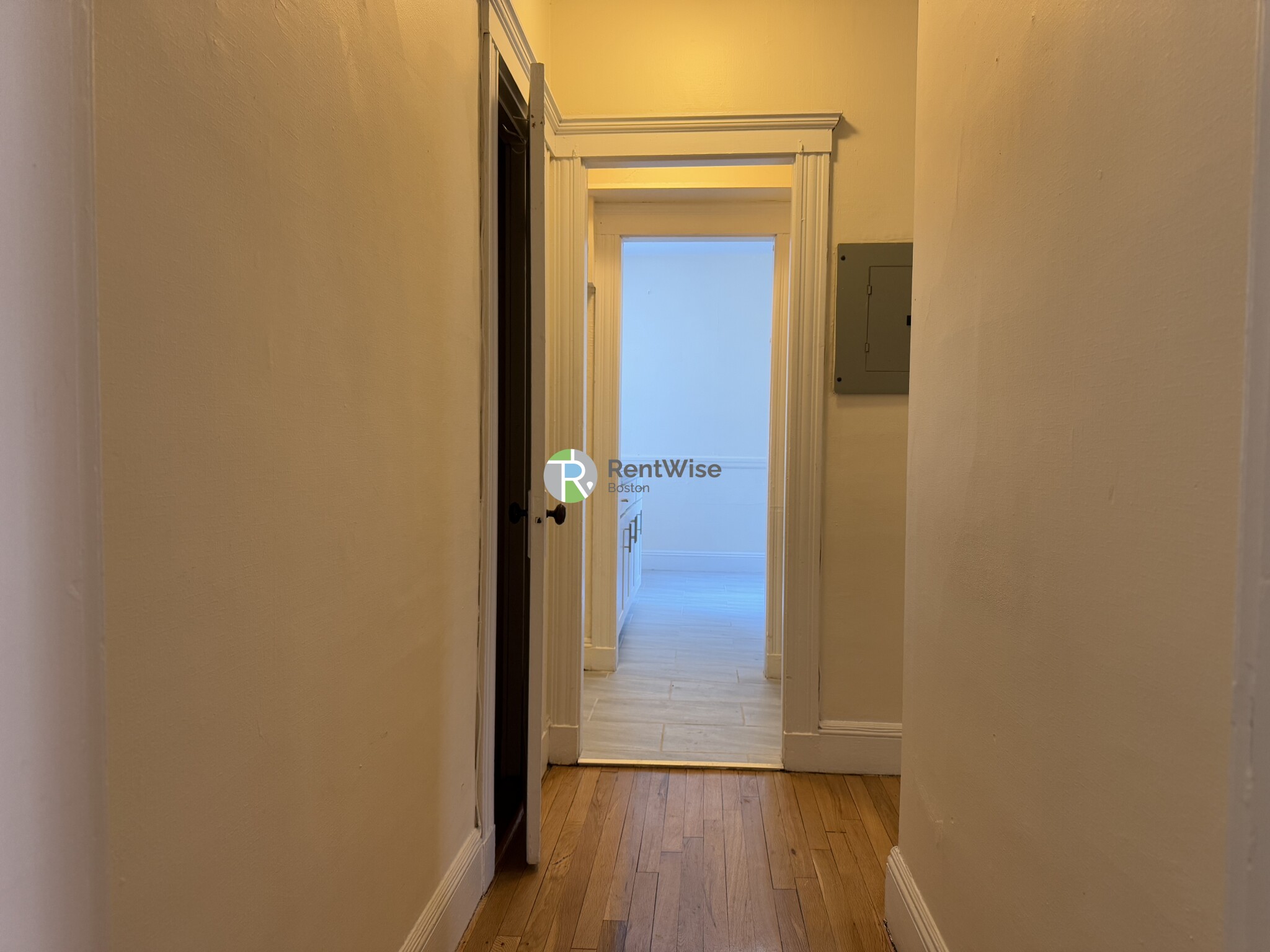 135 Washington St, Brighton