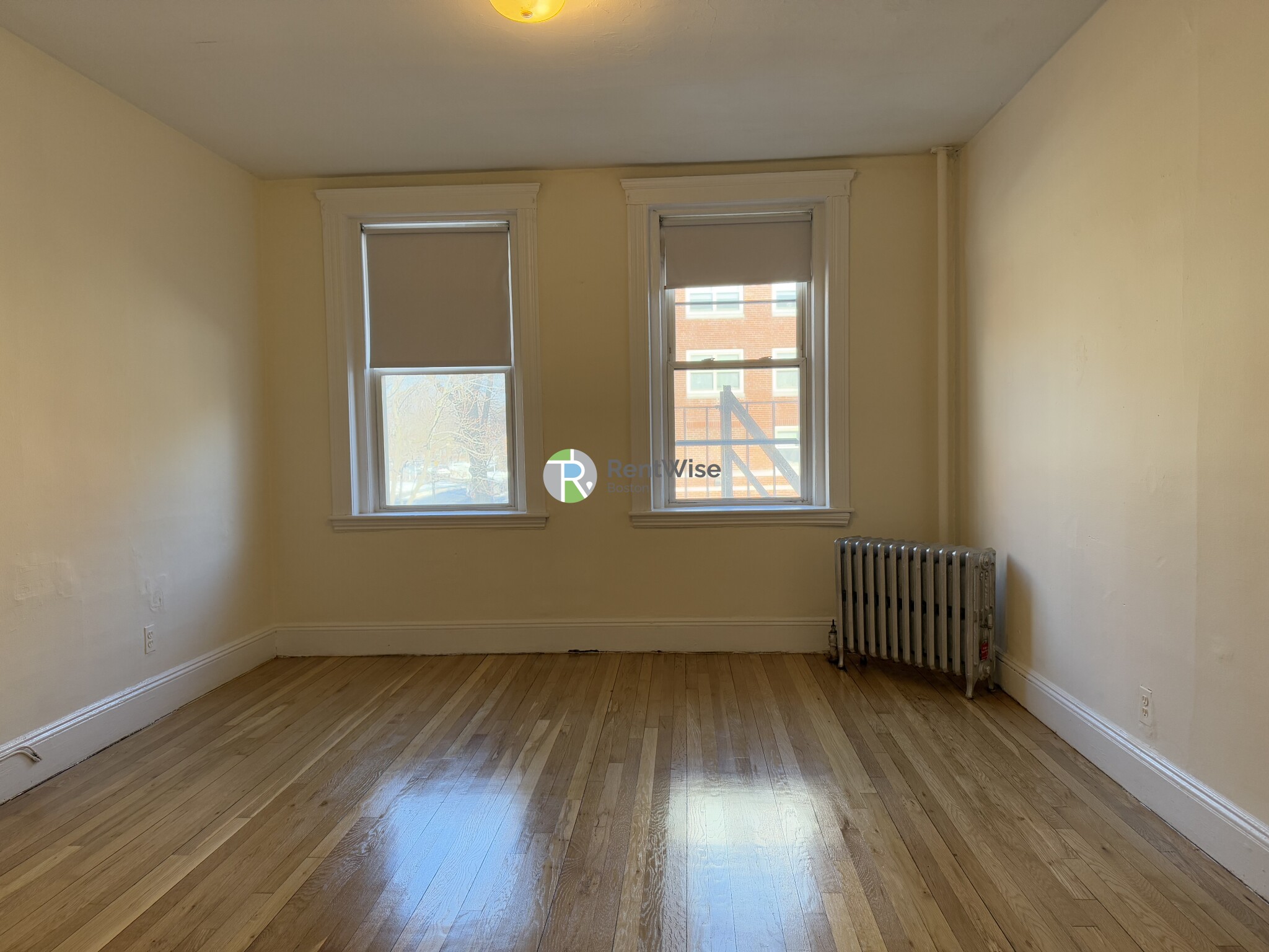 135 Washington St, Brighton