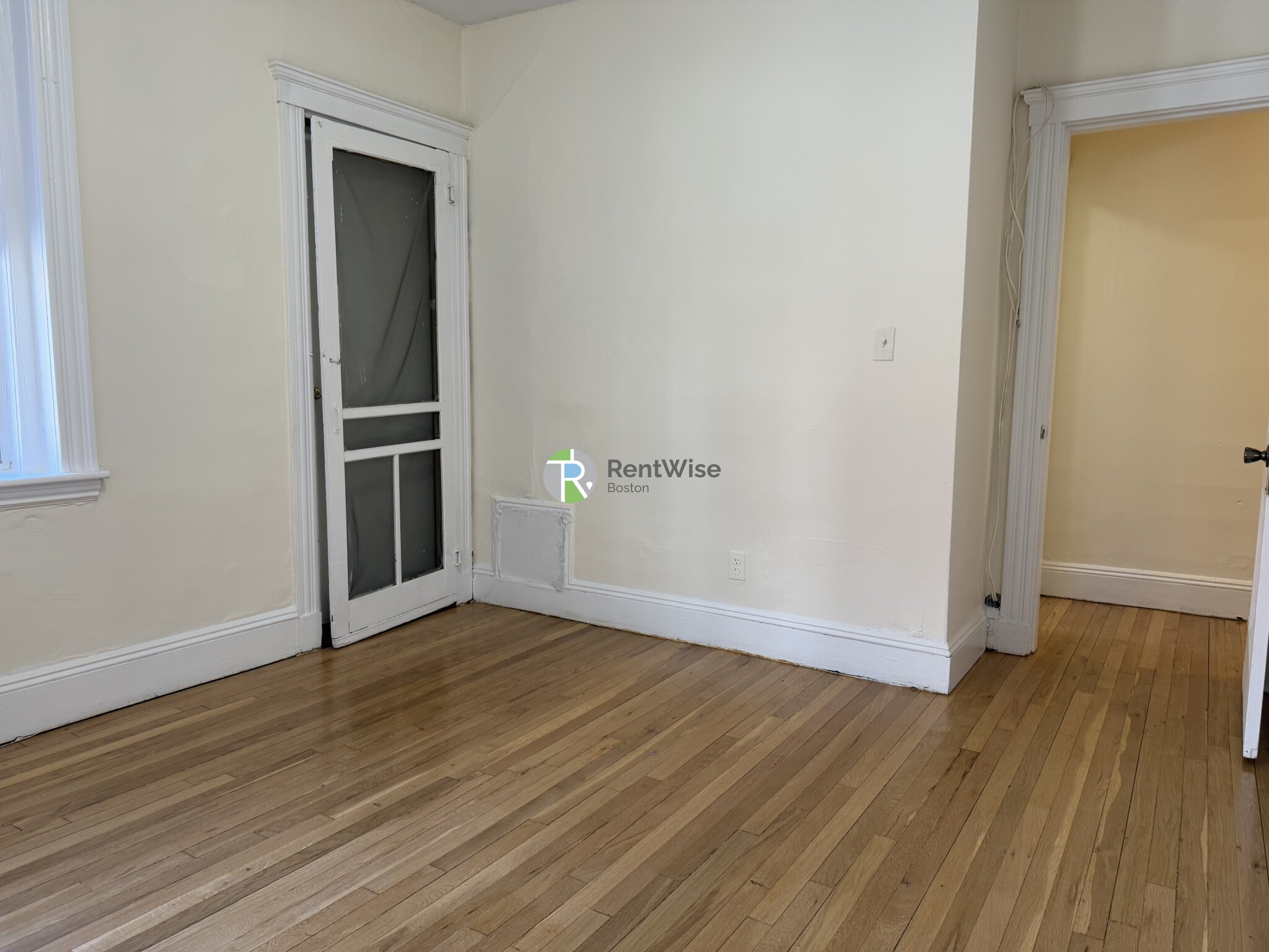 135 Washington St, Brighton