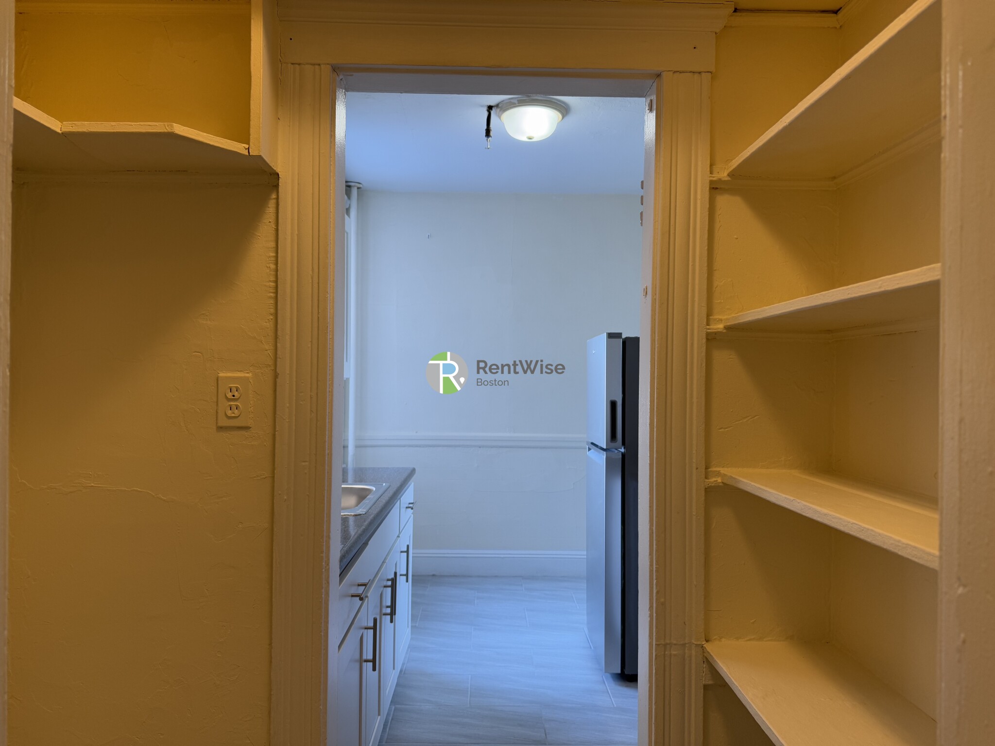 135 Washington St, Brighton