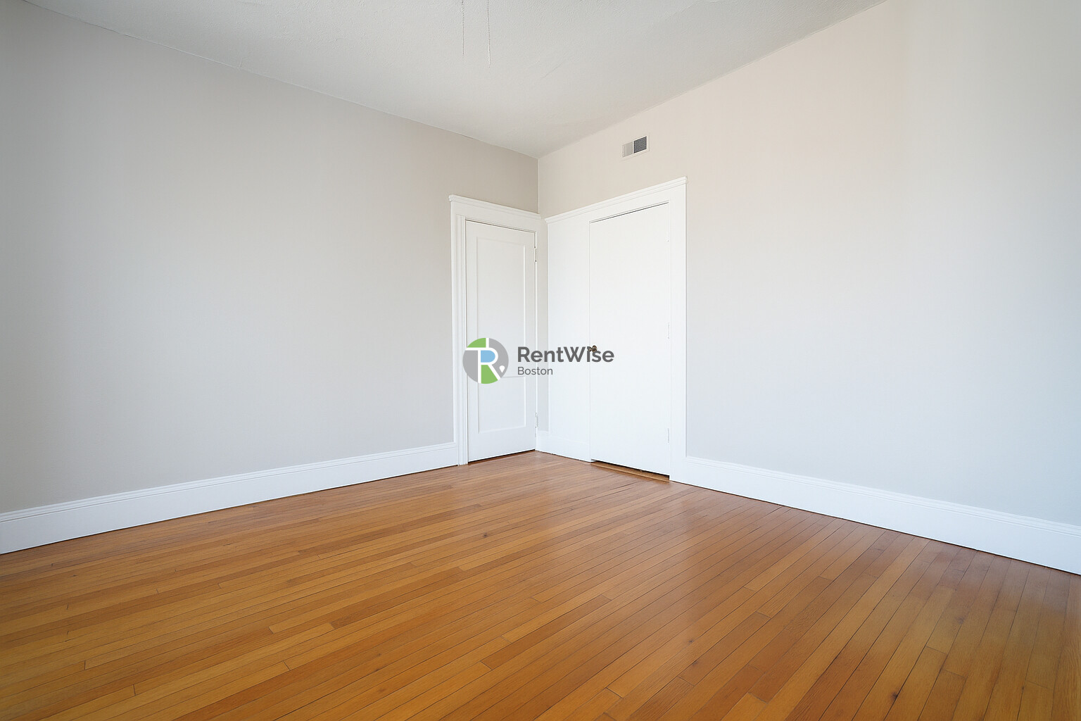 3 Lorraine Ter. - 2,095USD / month