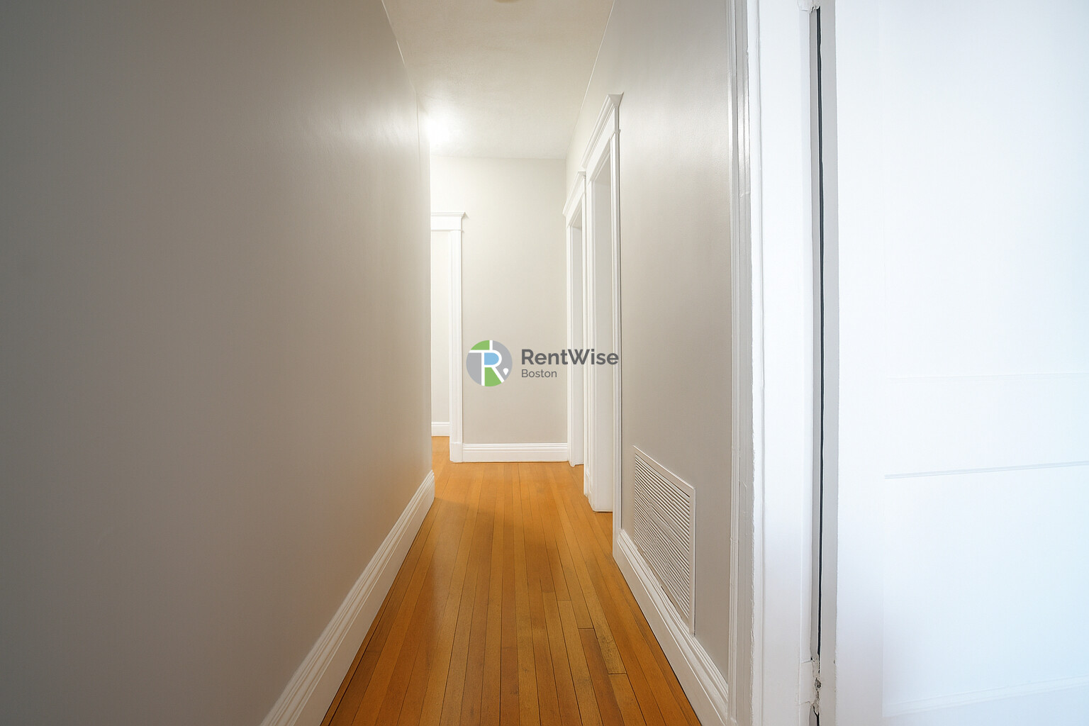 3 Lorraine Ter. - 2,095USD / month