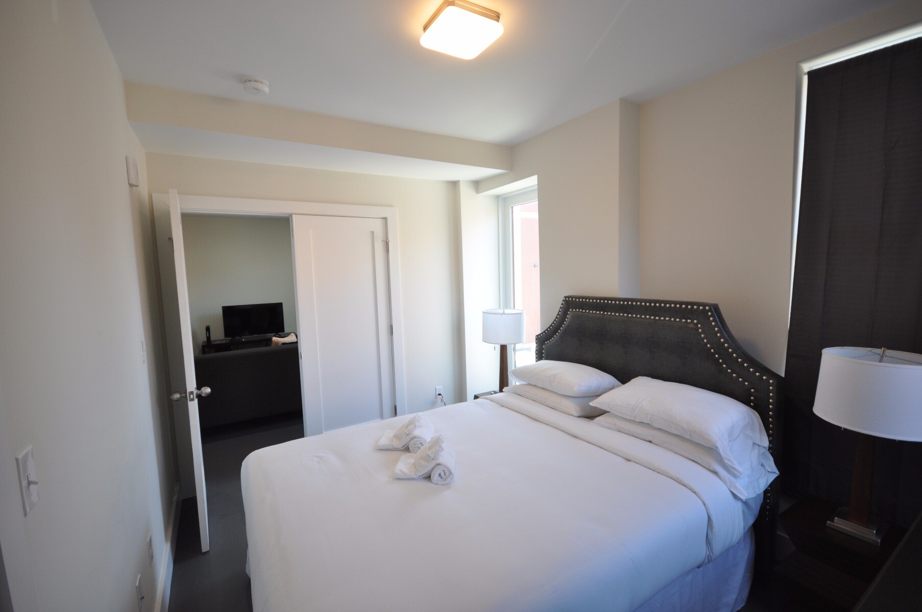 658 Massachusetts Ave, South End