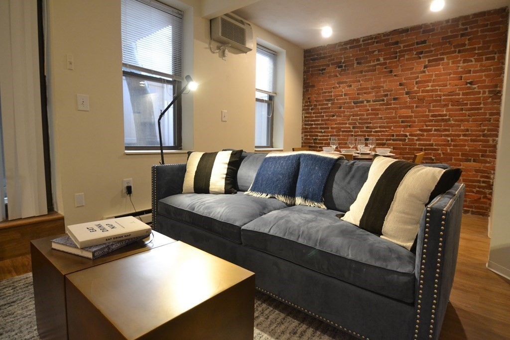 42 Saint Germain St, Back Bay