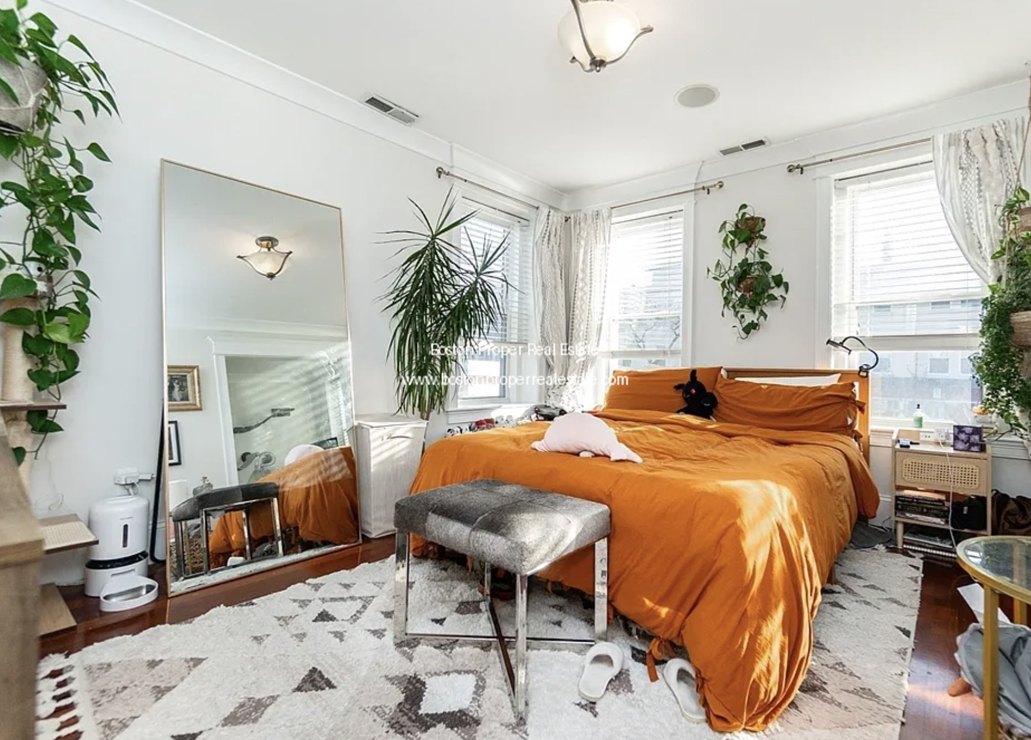 Photos of apartment on East Broadway,Boston MA 02127