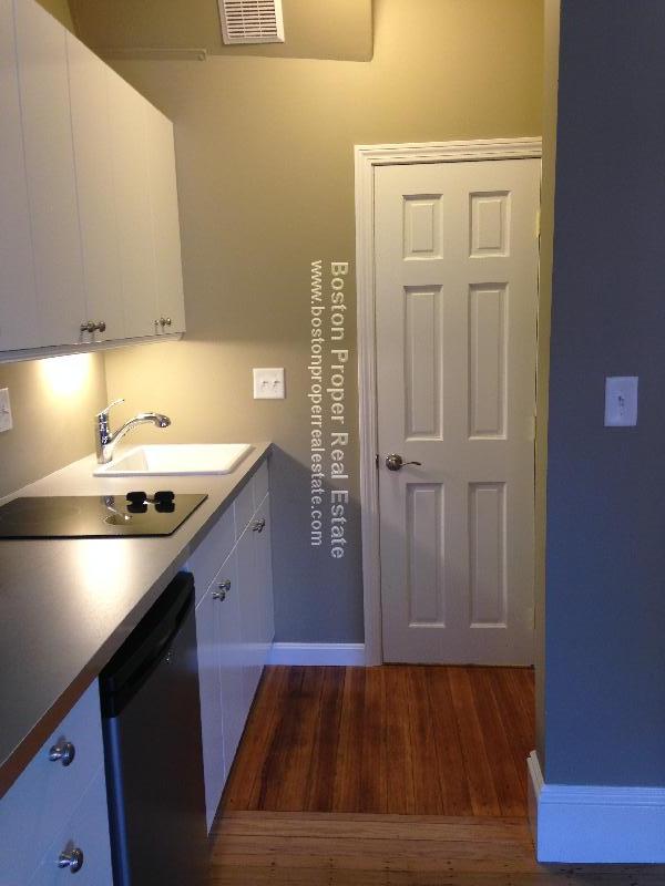 323 Beacon St, Back Bay