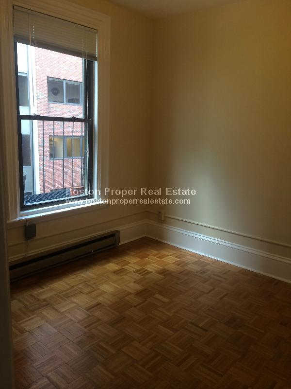 110 Newbury St, Back Bay