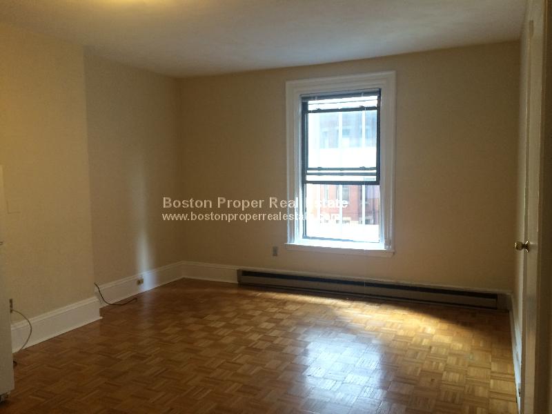 110 Newbury St, Back Bay