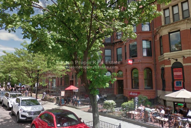 252 Newbury St, Back Bay