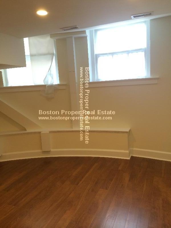 403 Commonwealth Ave, Back Bay