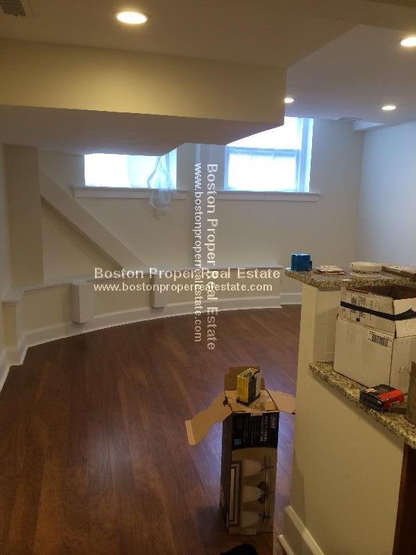 403 Commonwealth Ave, Back Bay