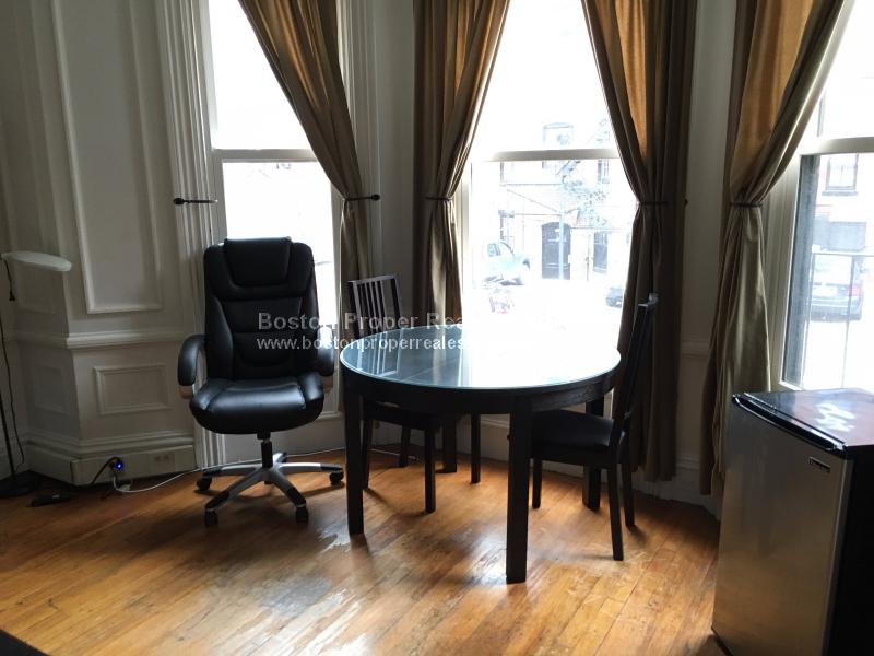 323 Beacon St, Back Bay