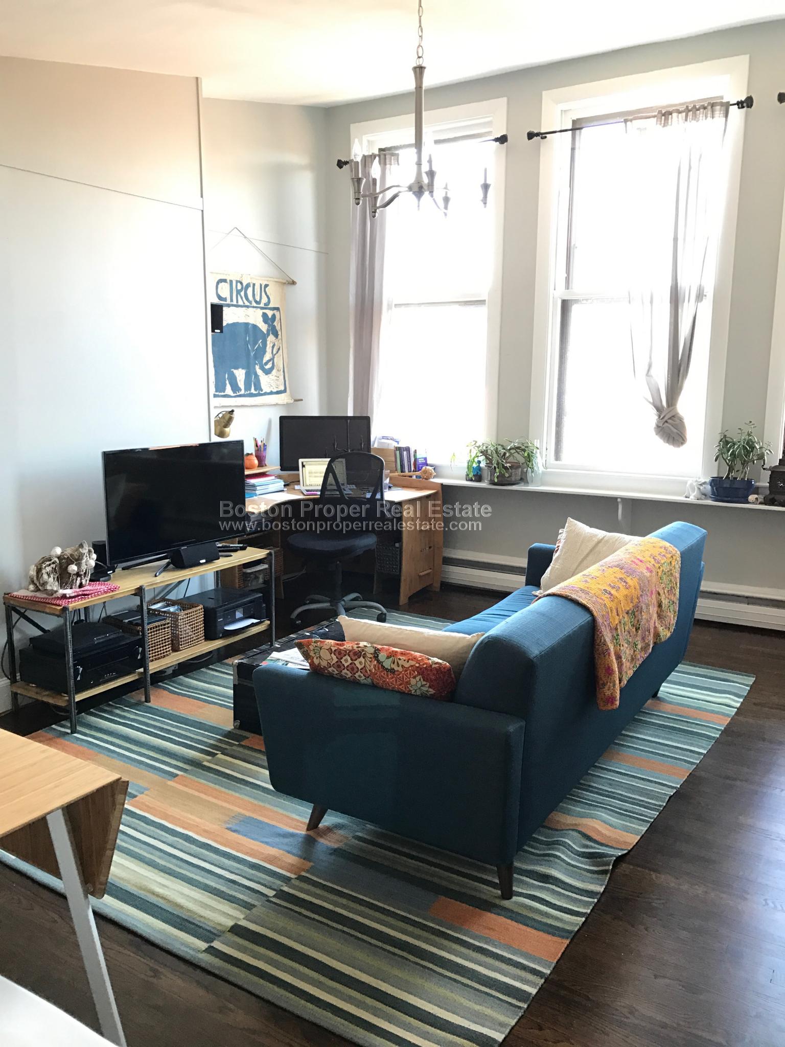 274 Marlborough St, Back Bay