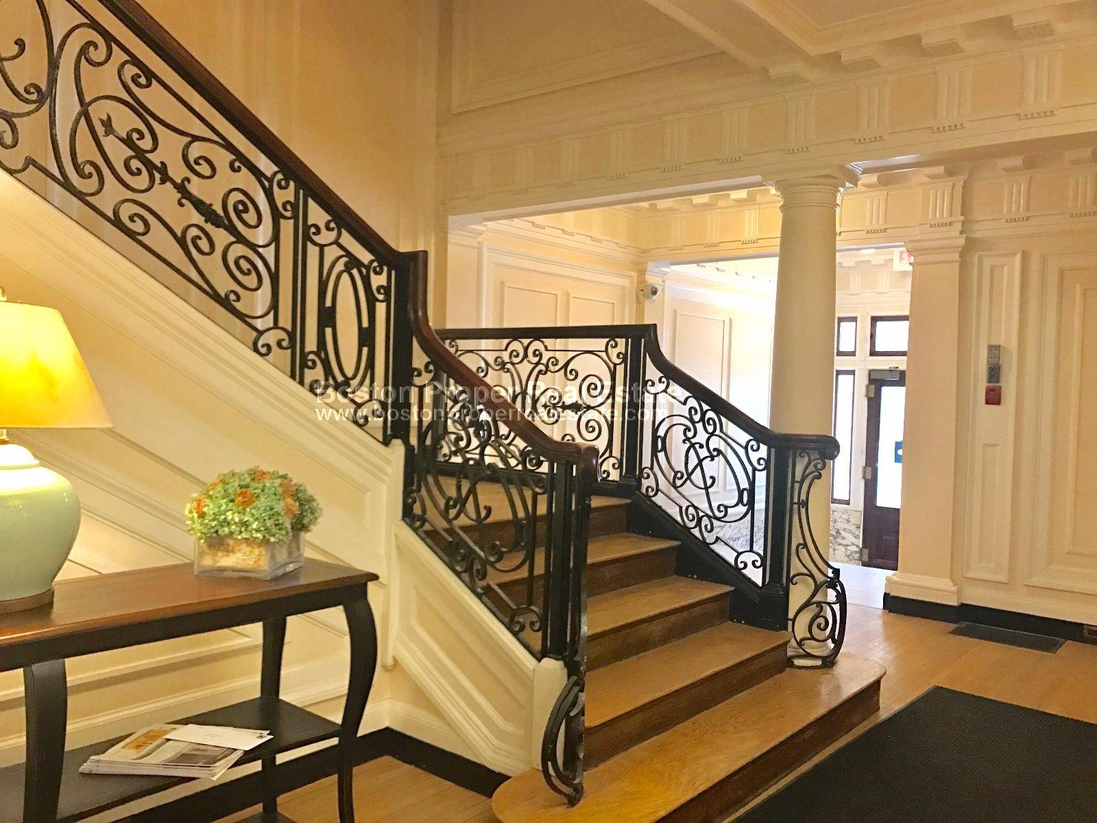 403 Commonwealth Ave, Back Bay